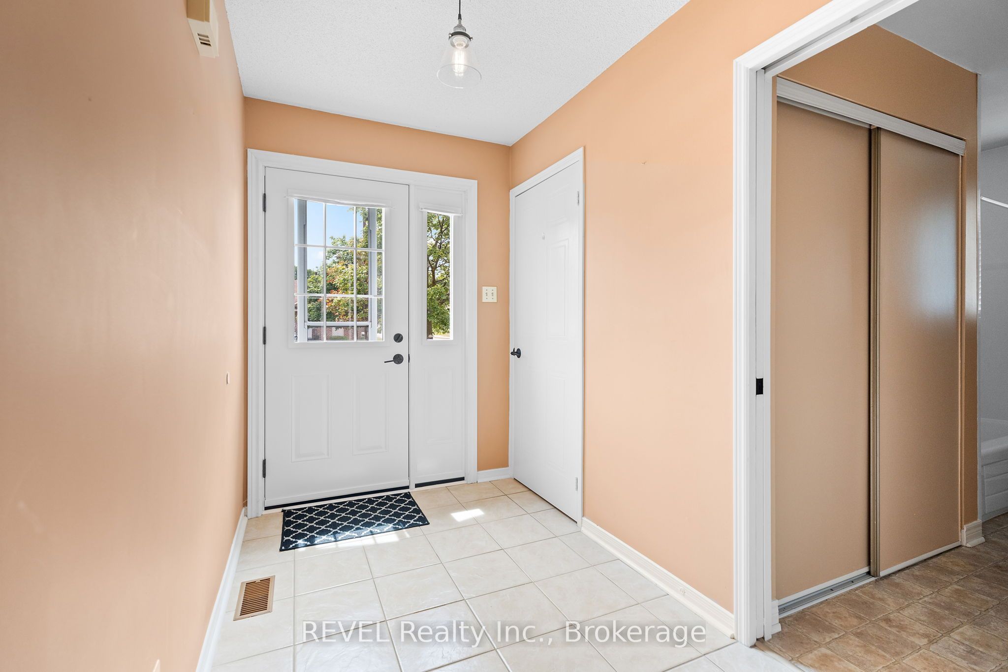 122 Bunting Road 55 Property Photo 3