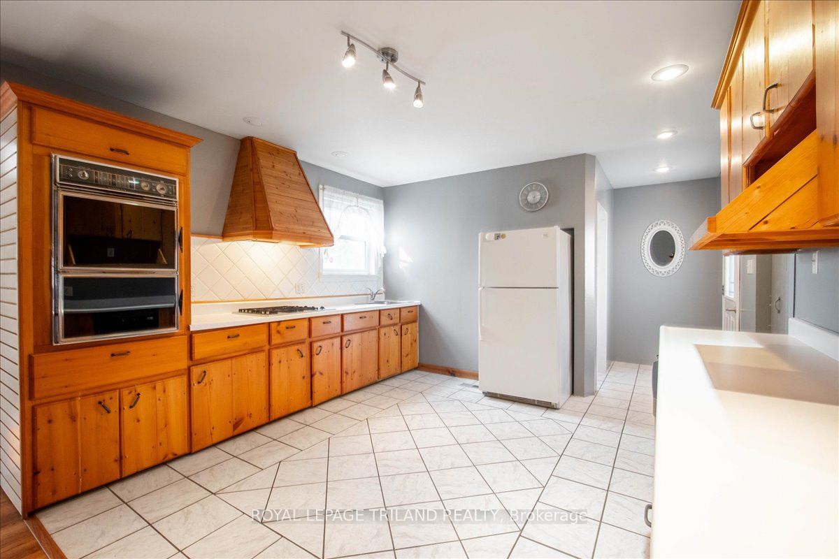 258 Main Street Property Photo 6