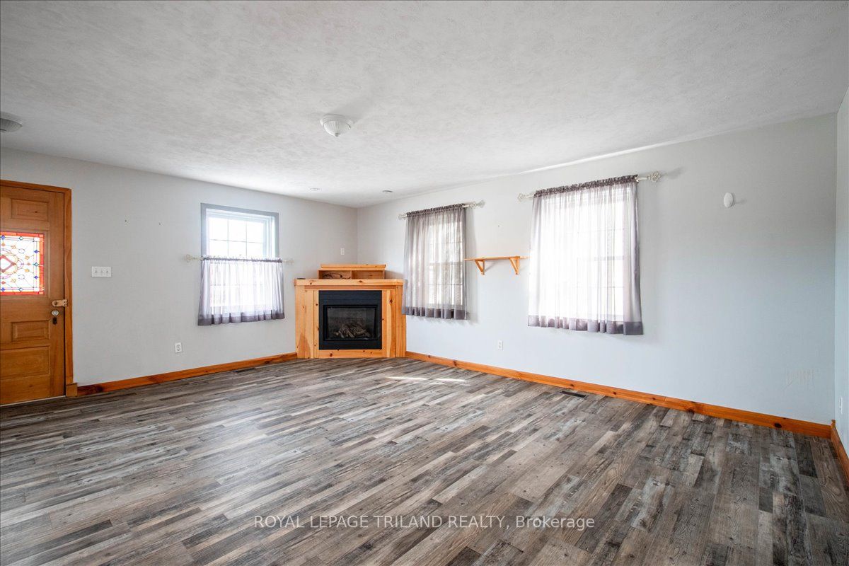 258 Main Street Property Photo 8