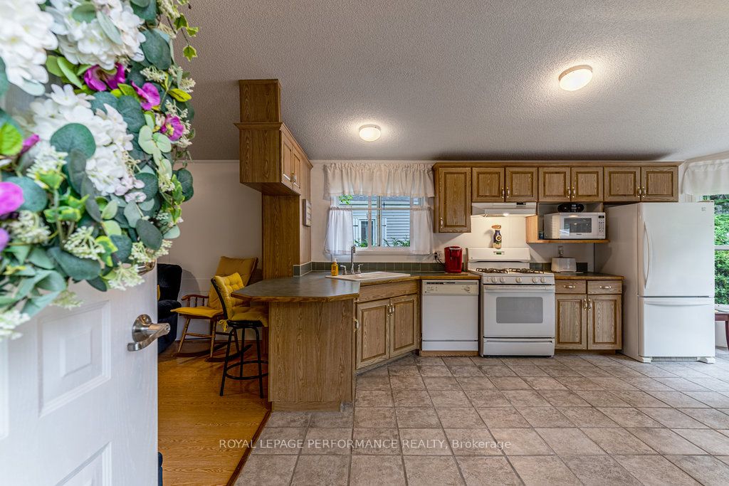 1080 Teena Colleen Private Property Photo 10