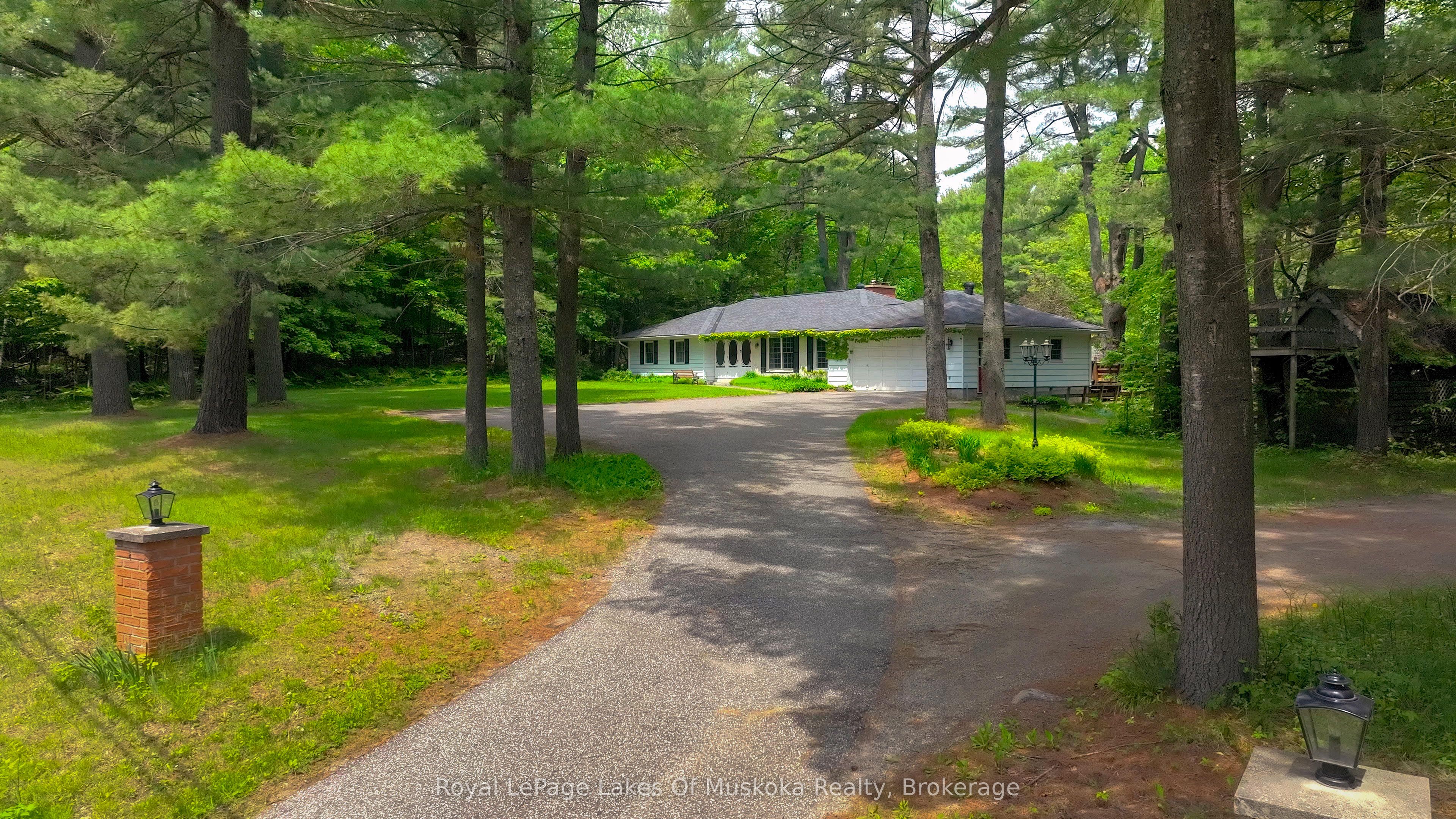 1216 Ravenscliffe Road Property Photo 1