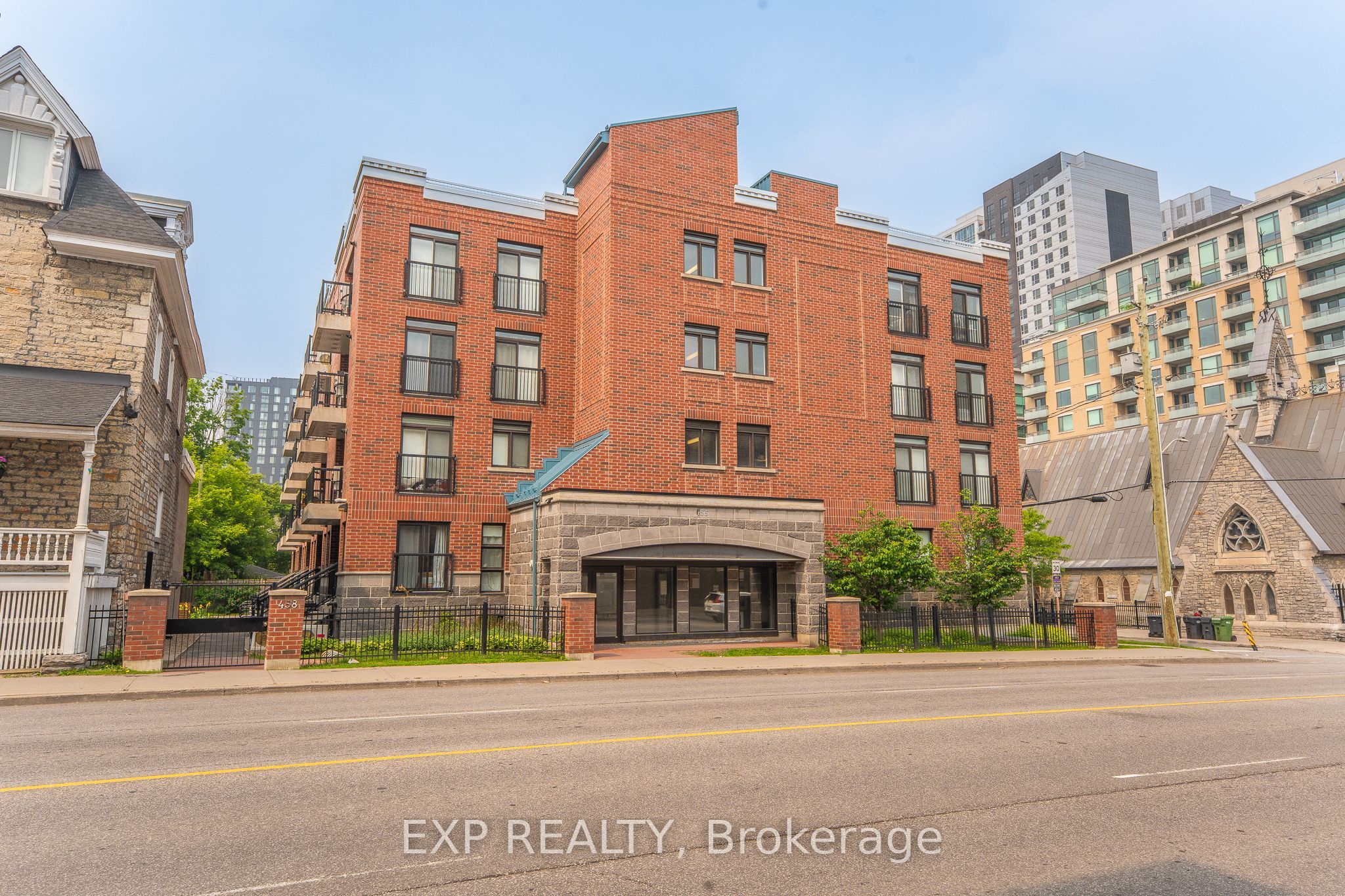 #403 - 456 King Edward Avenue Property Photo 2