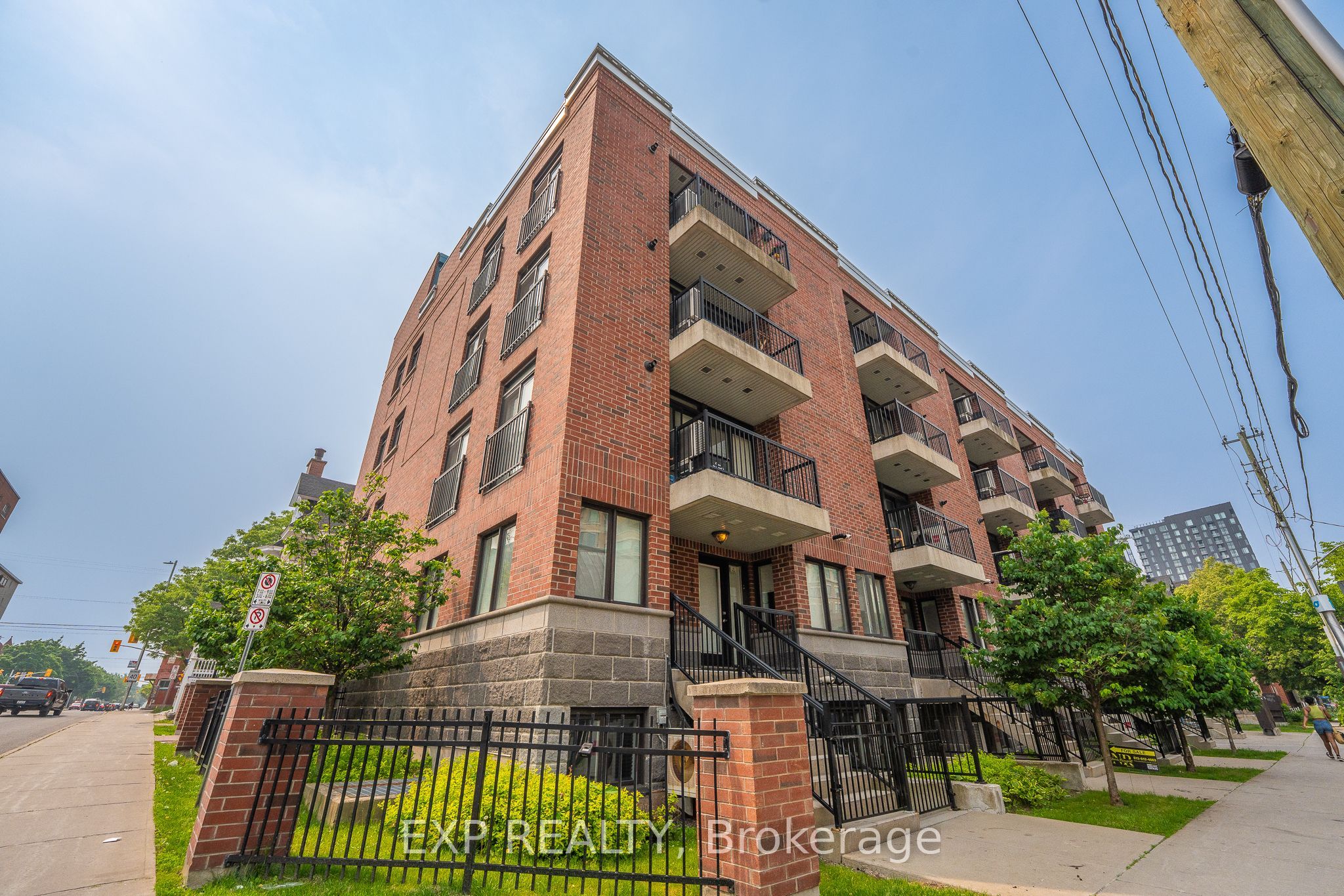 #403 - 456 King Edward Avenue Property Photo 4