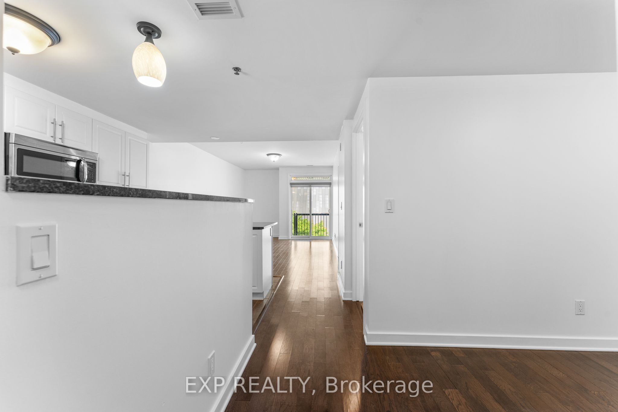 #403 - 456 King Edward Avenue Property Photo 8