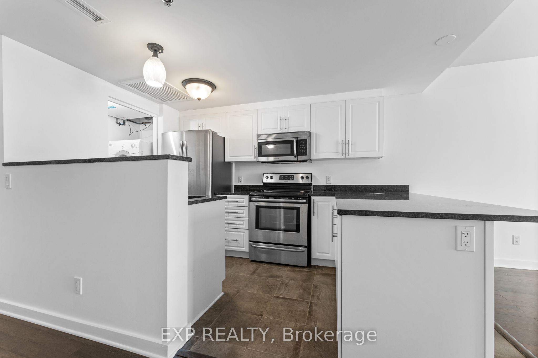#403 - 456 King Edward Avenue Property Photo 11