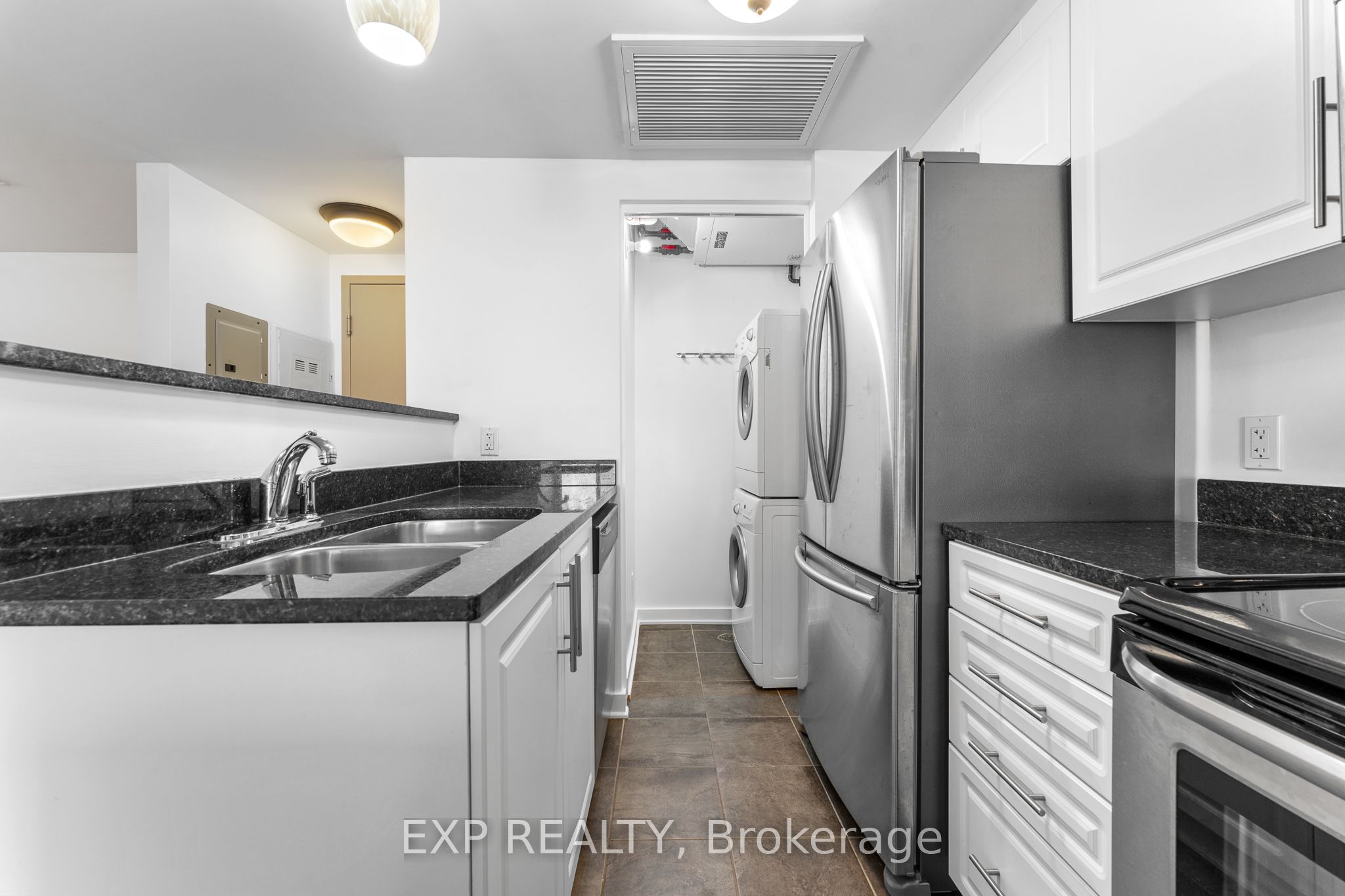 #403 - 456 King Edward Avenue Property Photo 13