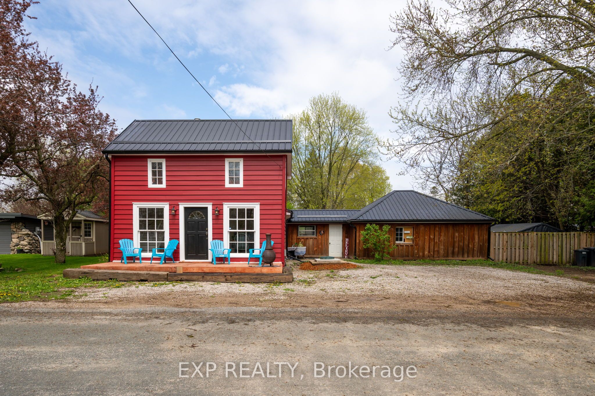 46330 South Street Property Photo 1