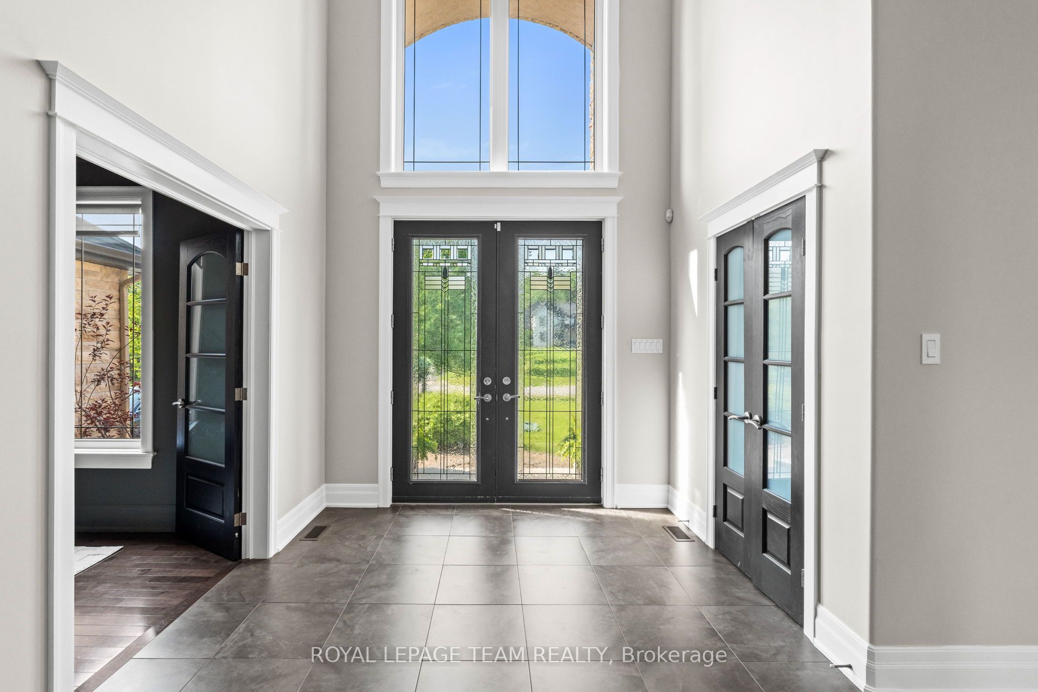 6132 Pebblewoods Drive Property Photo 6