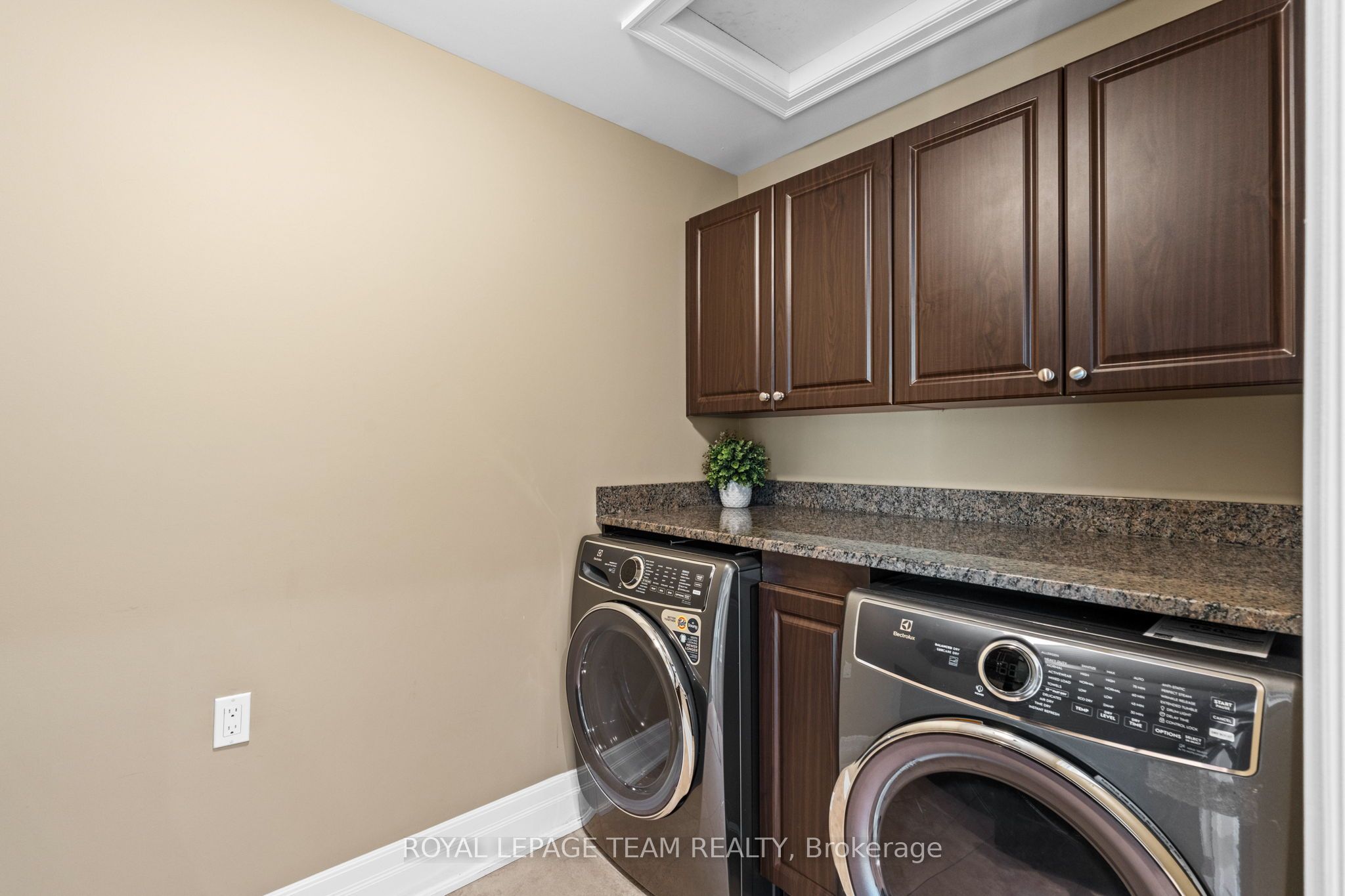 6132 Pebblewoods Drive Property Photo 29