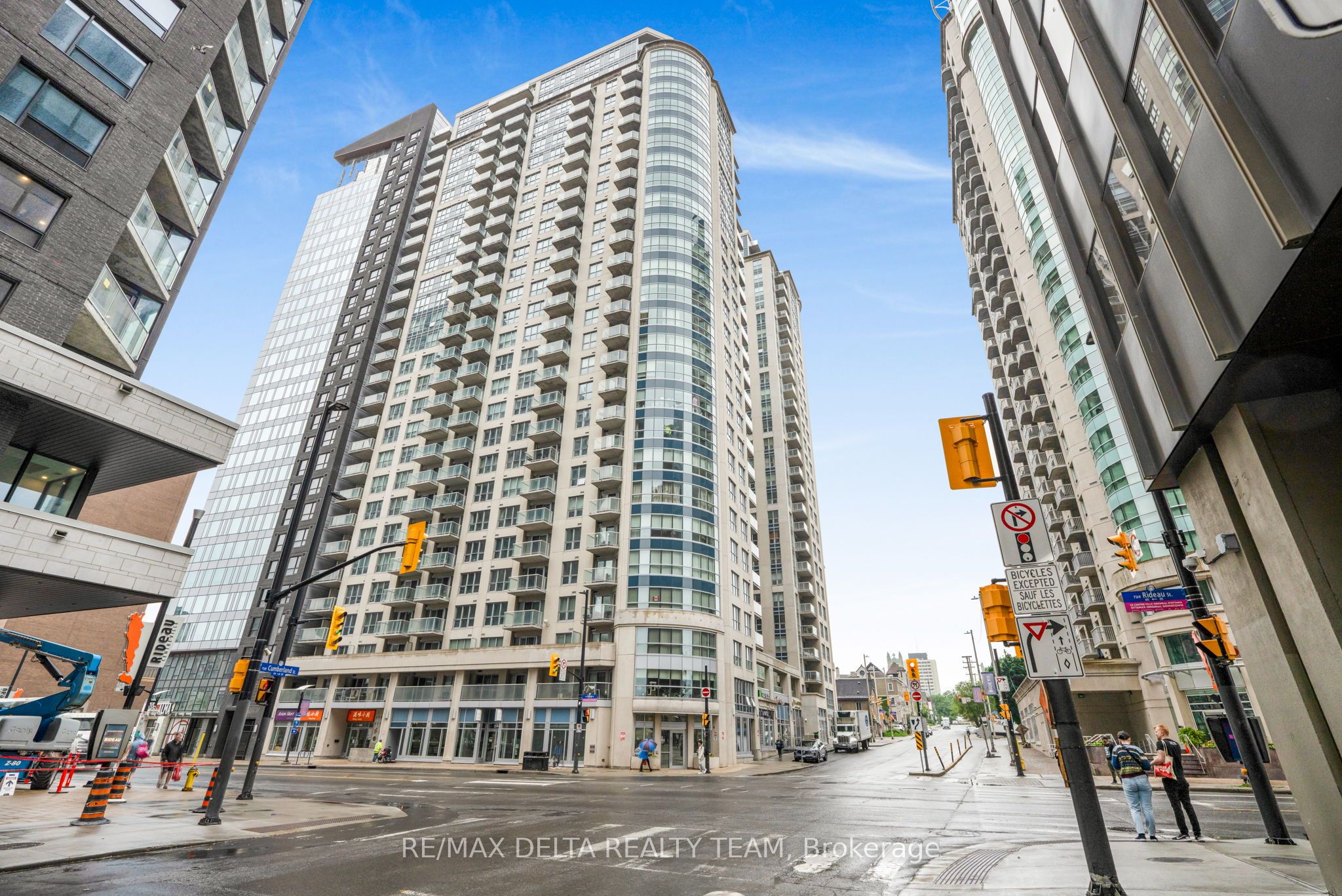 242 Rideau Street 403 Property Photo 1