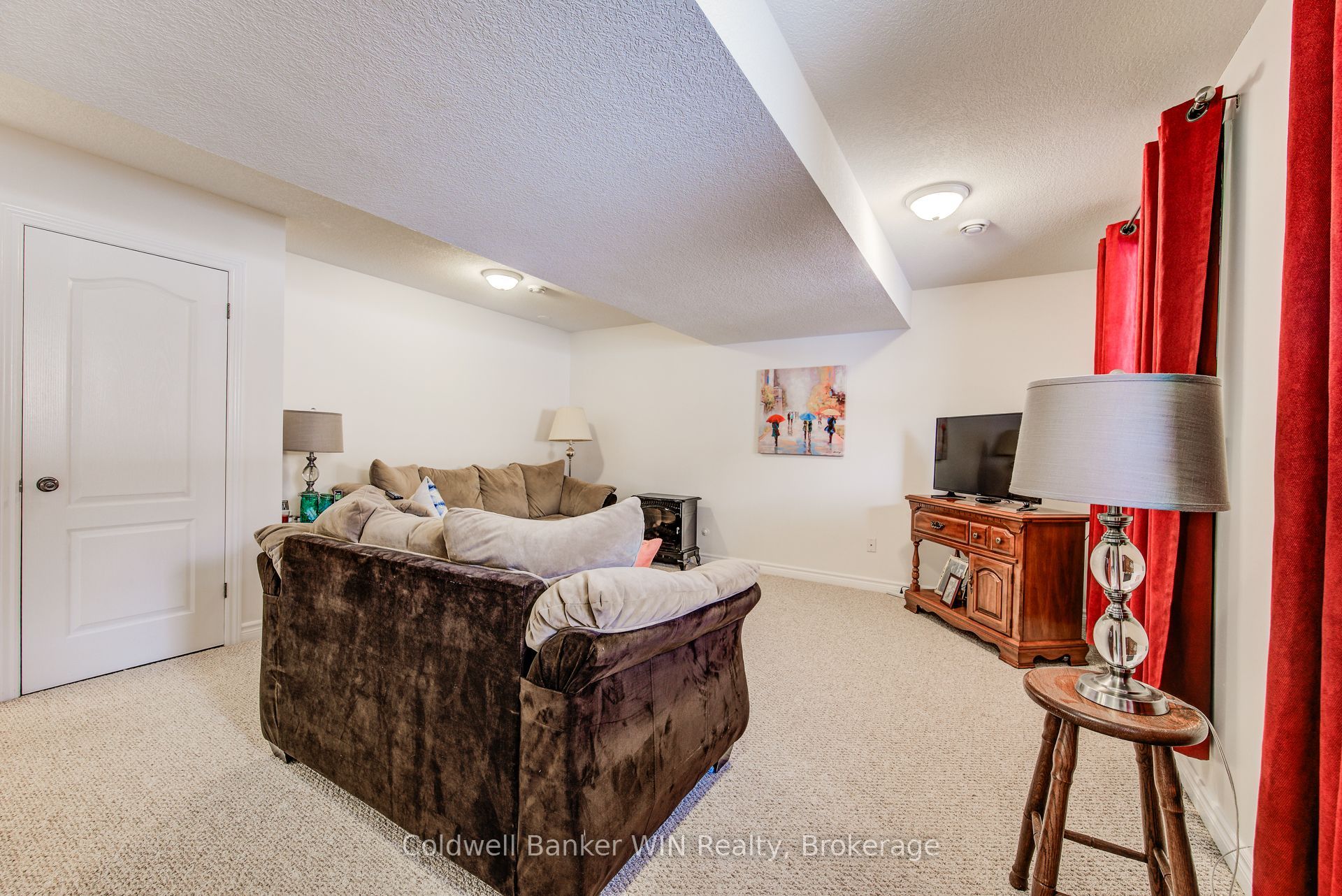 116 Church Street N Property Photo 31