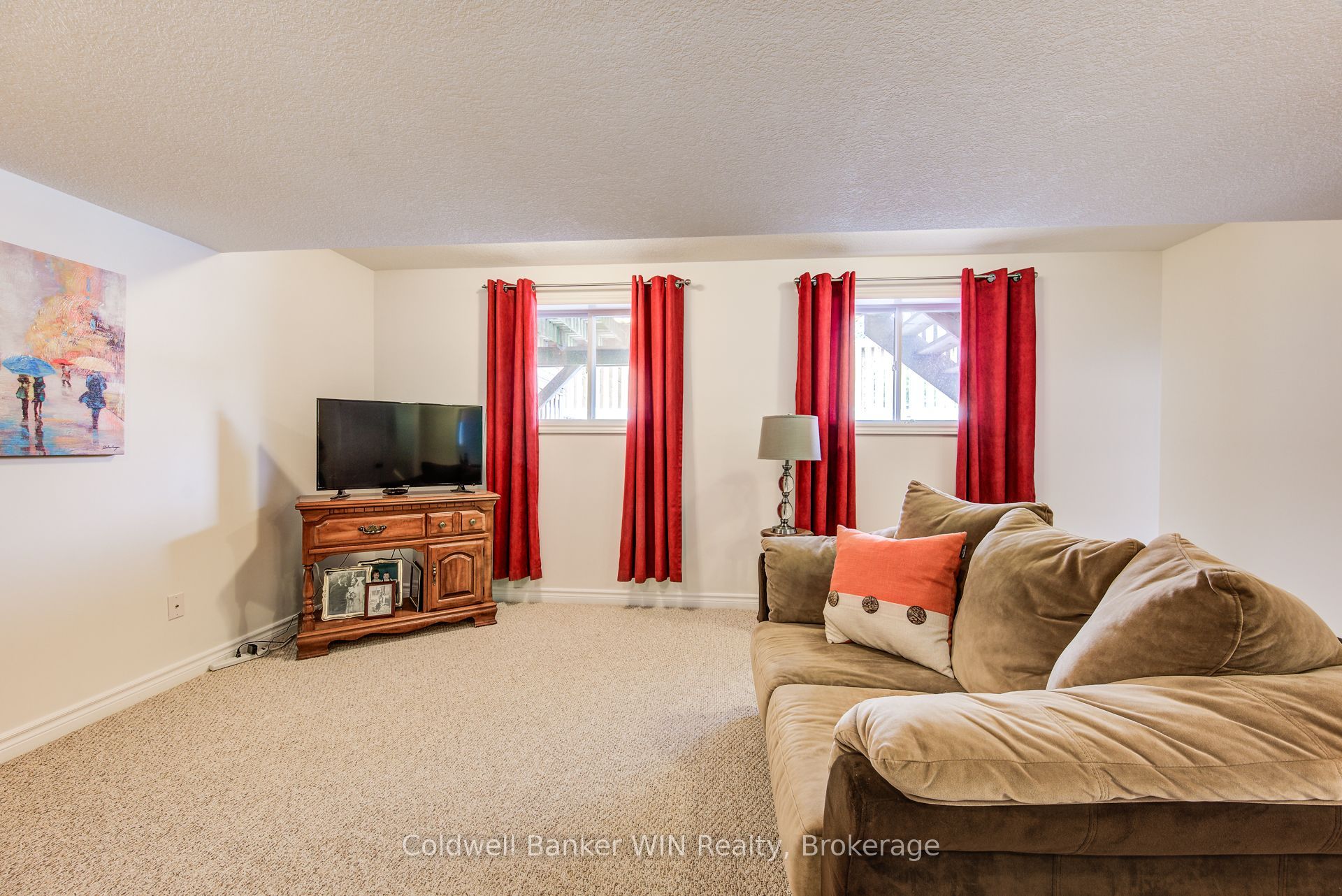 116 Church Street N Property Photo 32