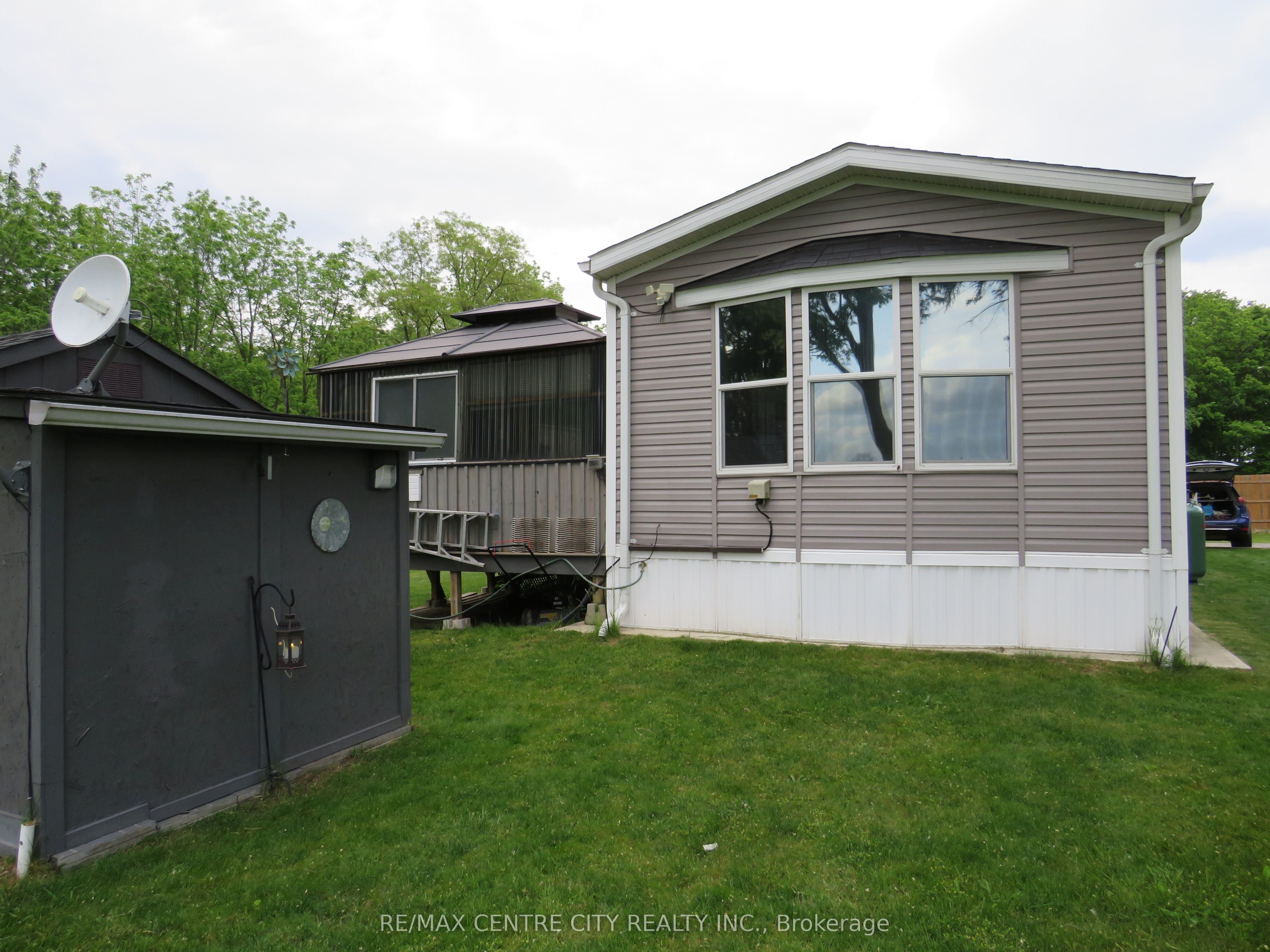 15895 Longwoods Road 106 Property Photo 2