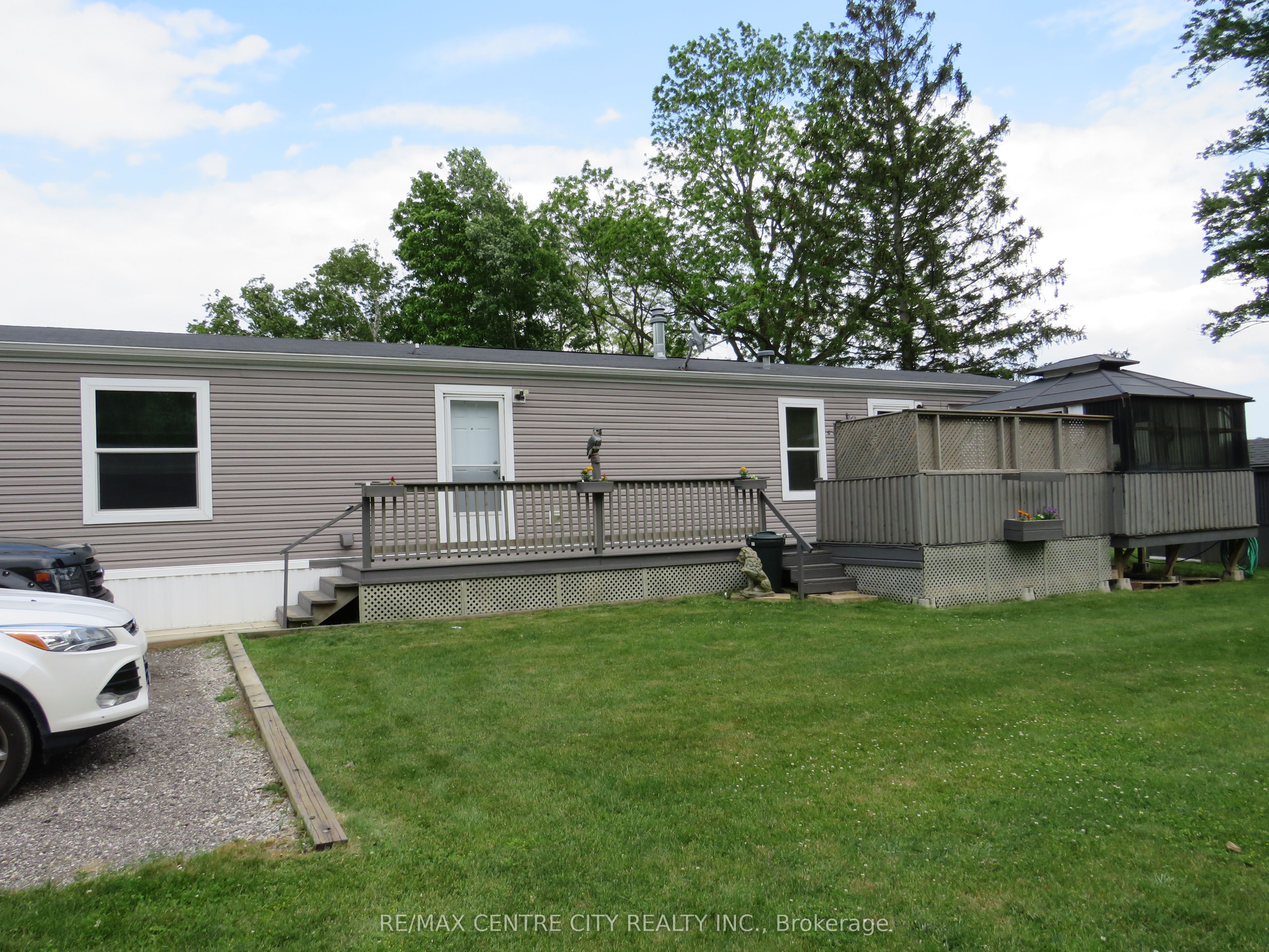 15895 Longwoods Road 106 Property Photo 3