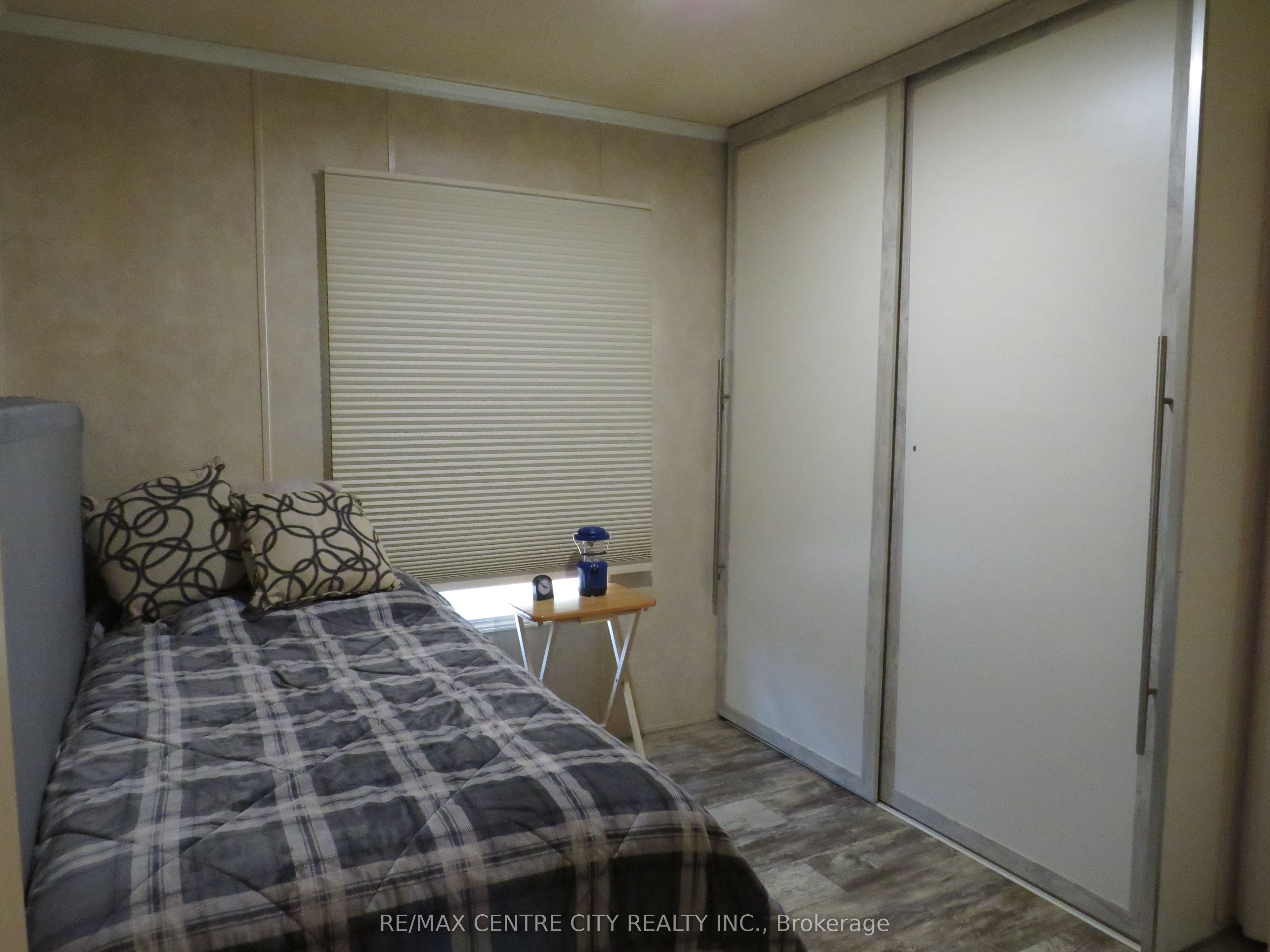 15895 Longwoods Road 106 Property Photo 11