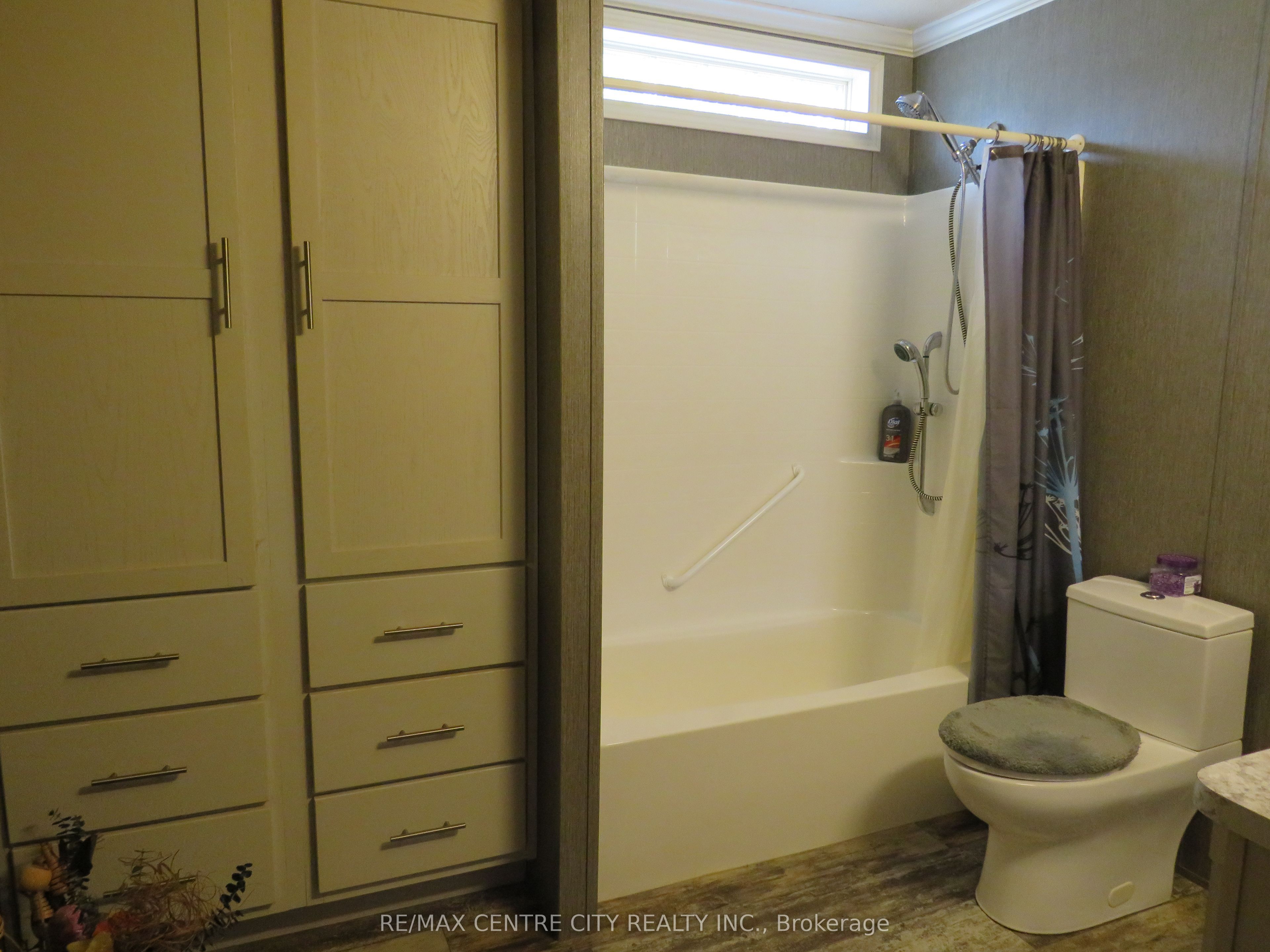 15895 Longwoods Road 106 Property Photo 13