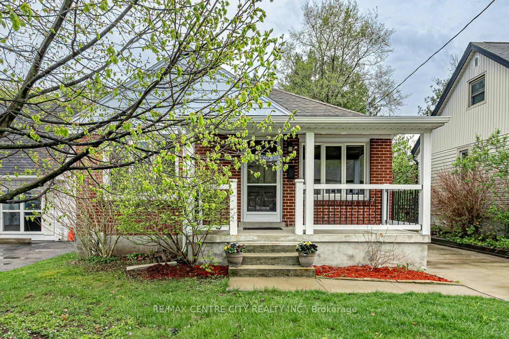 627 Wallace Street Property Photo 1