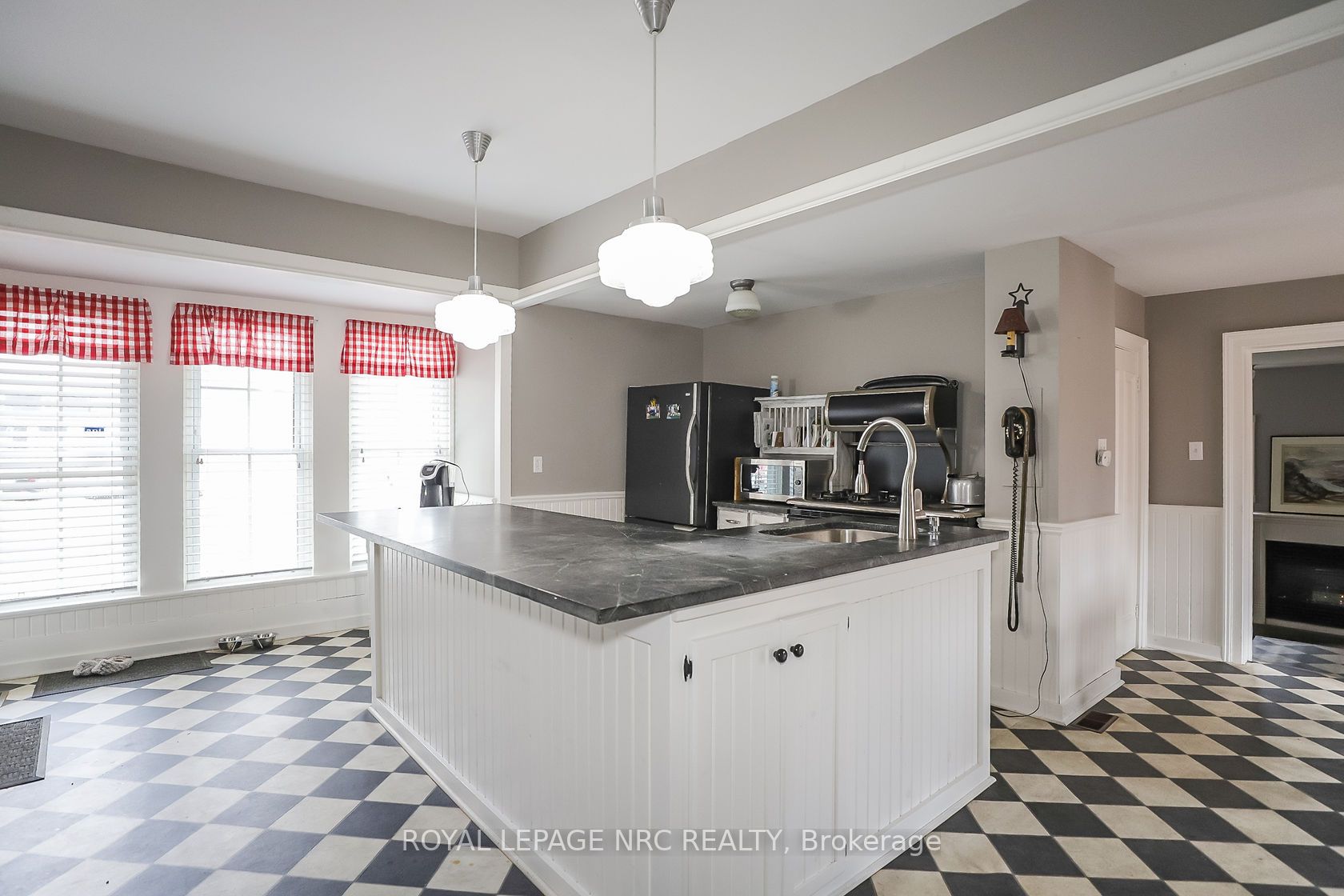264 Ridge Road N Property Photo 19