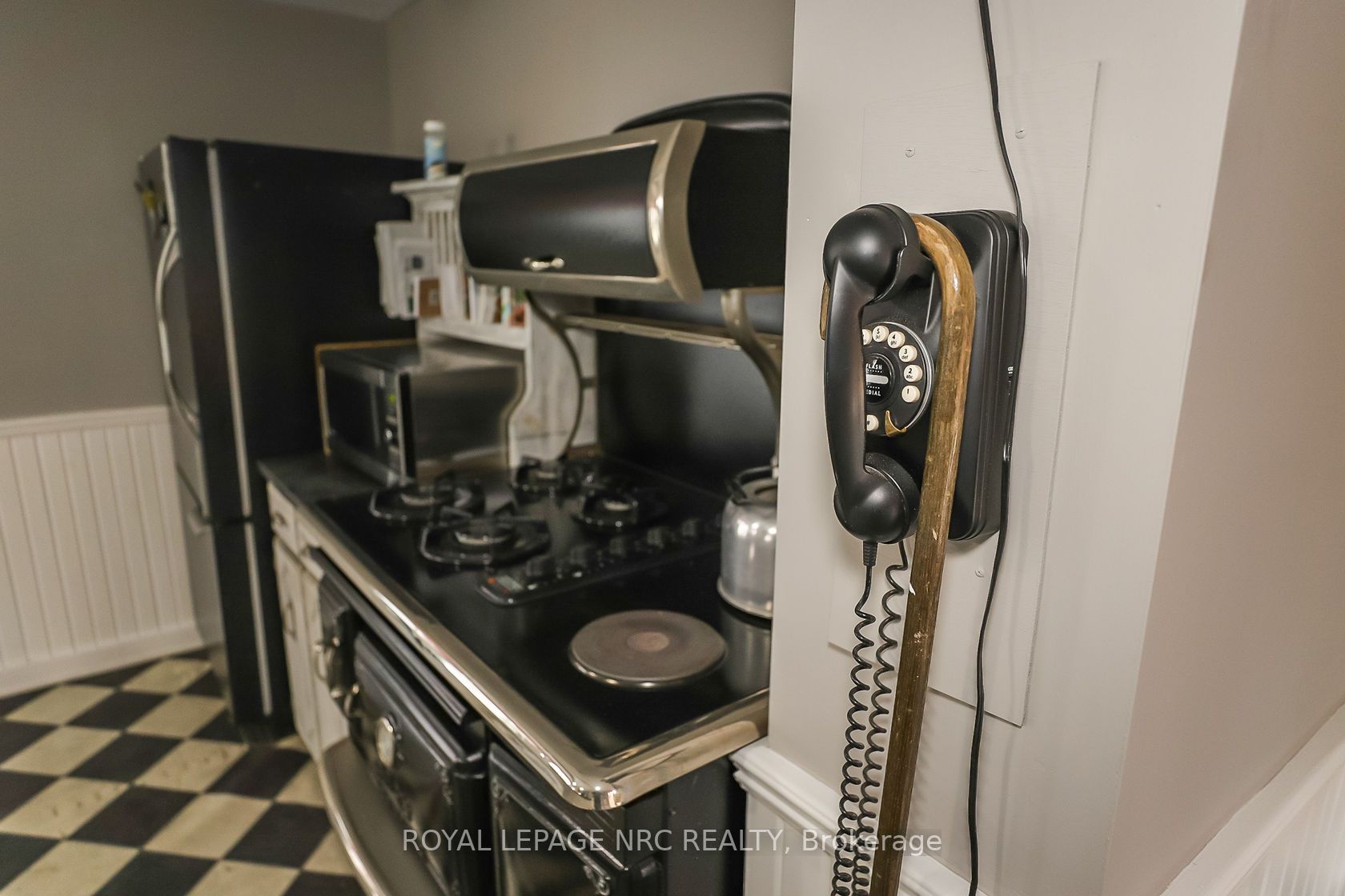 264 Ridge Road N Property Photo 21