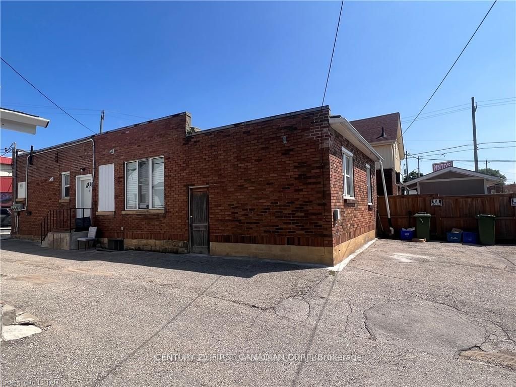745 & 749 Hamilton Road Property Photo 5