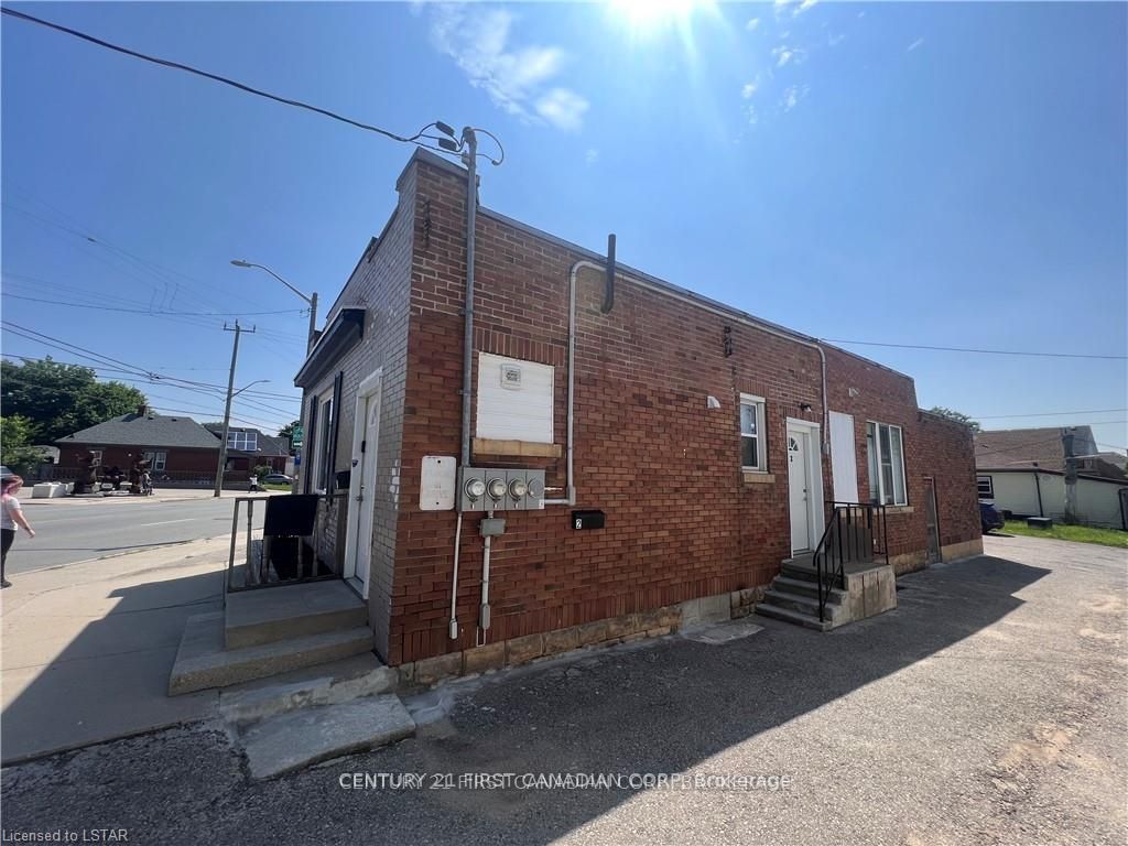 745 & 749 Hamilton Road Property Photo 6