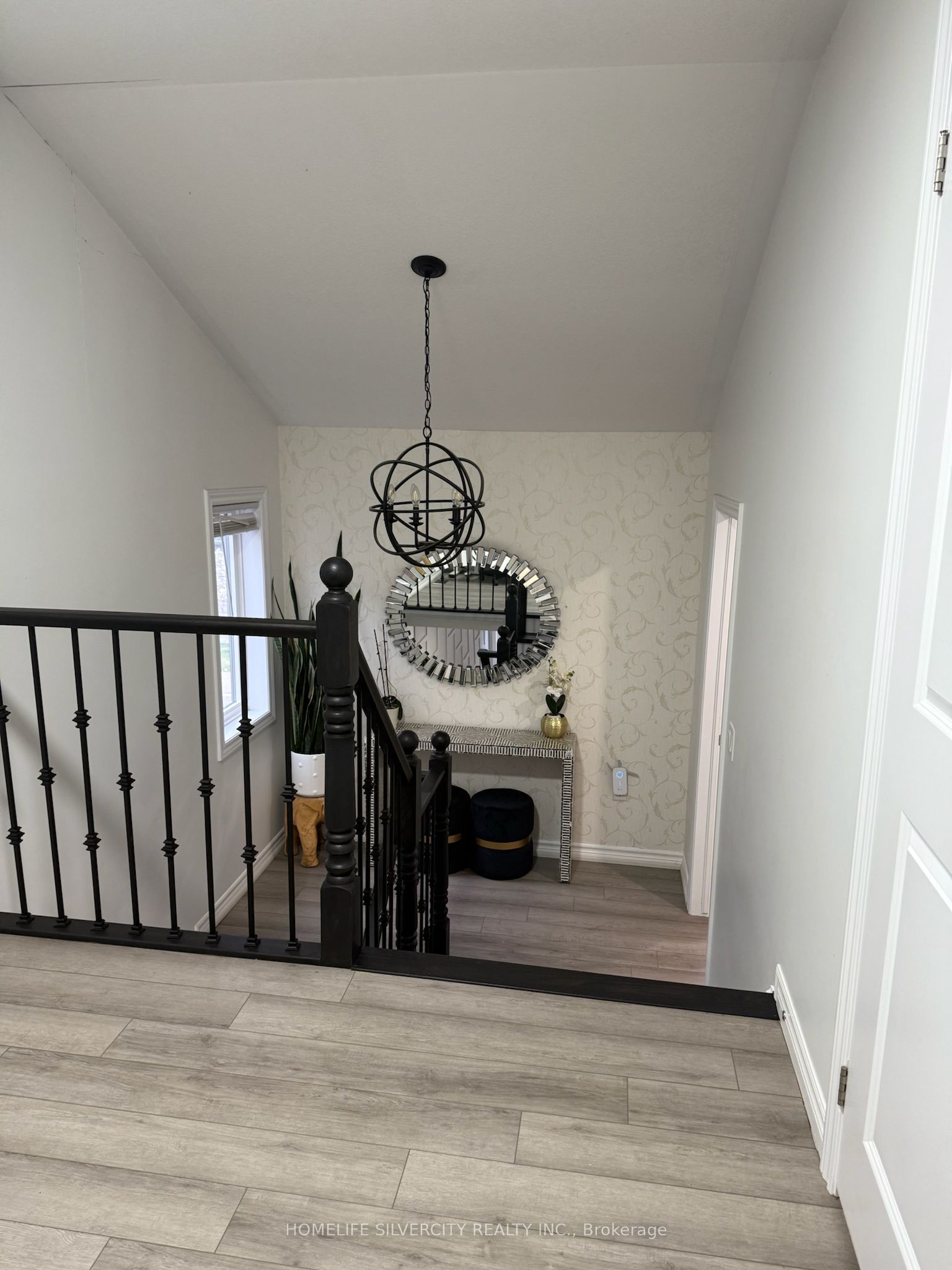 #41 - 324 Equestrian Way Property Photo 10