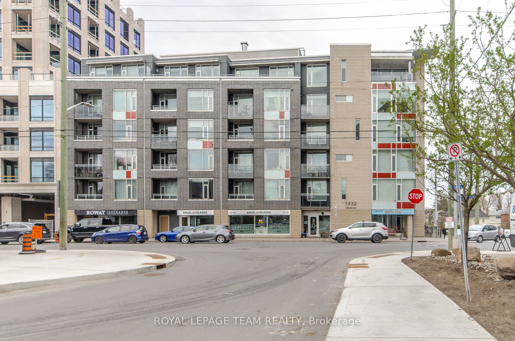 #302 - 1433 Wellington Street Property Photo 1