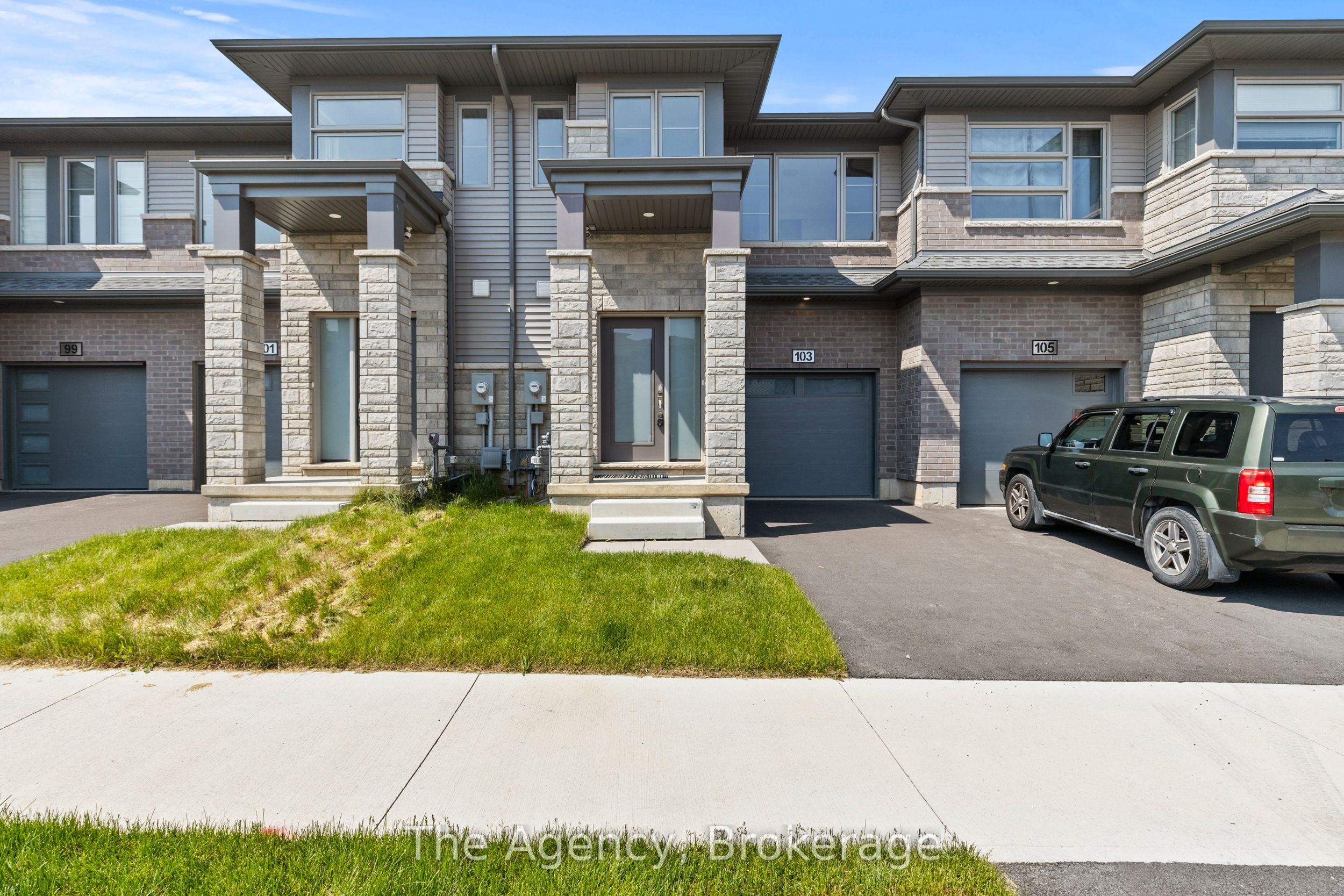 103 Acacia Rd Property Photo 1