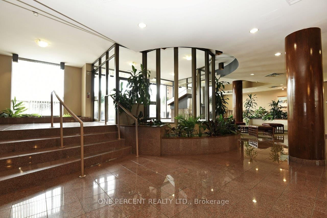 215 Parkdale Avenue 610 Property Photo 5