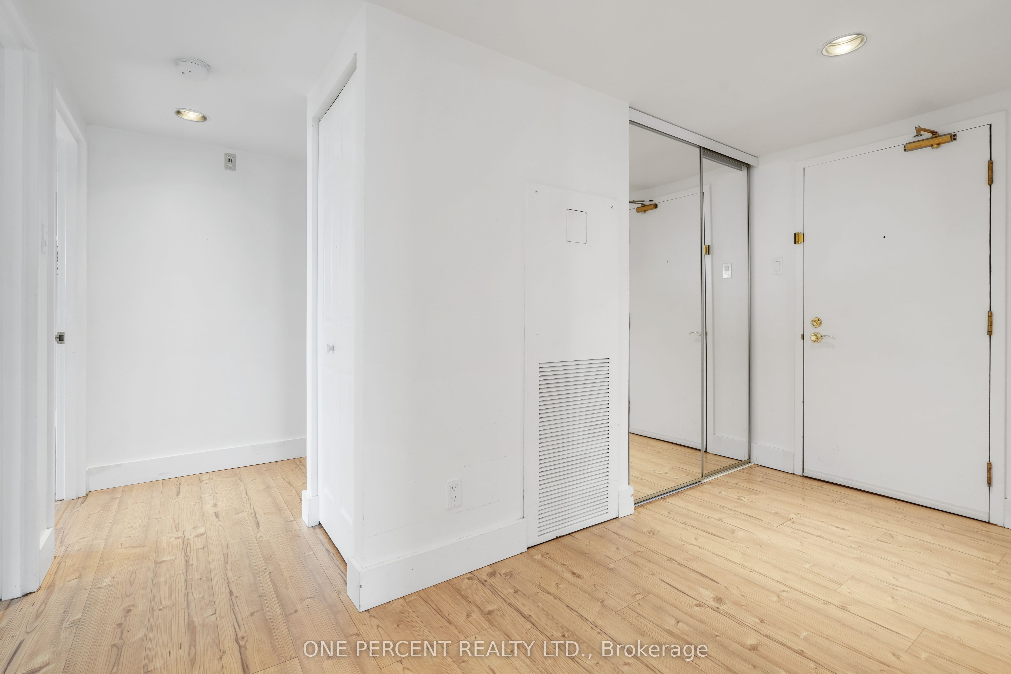 215 Parkdale Avenue 610 Property Photo 9