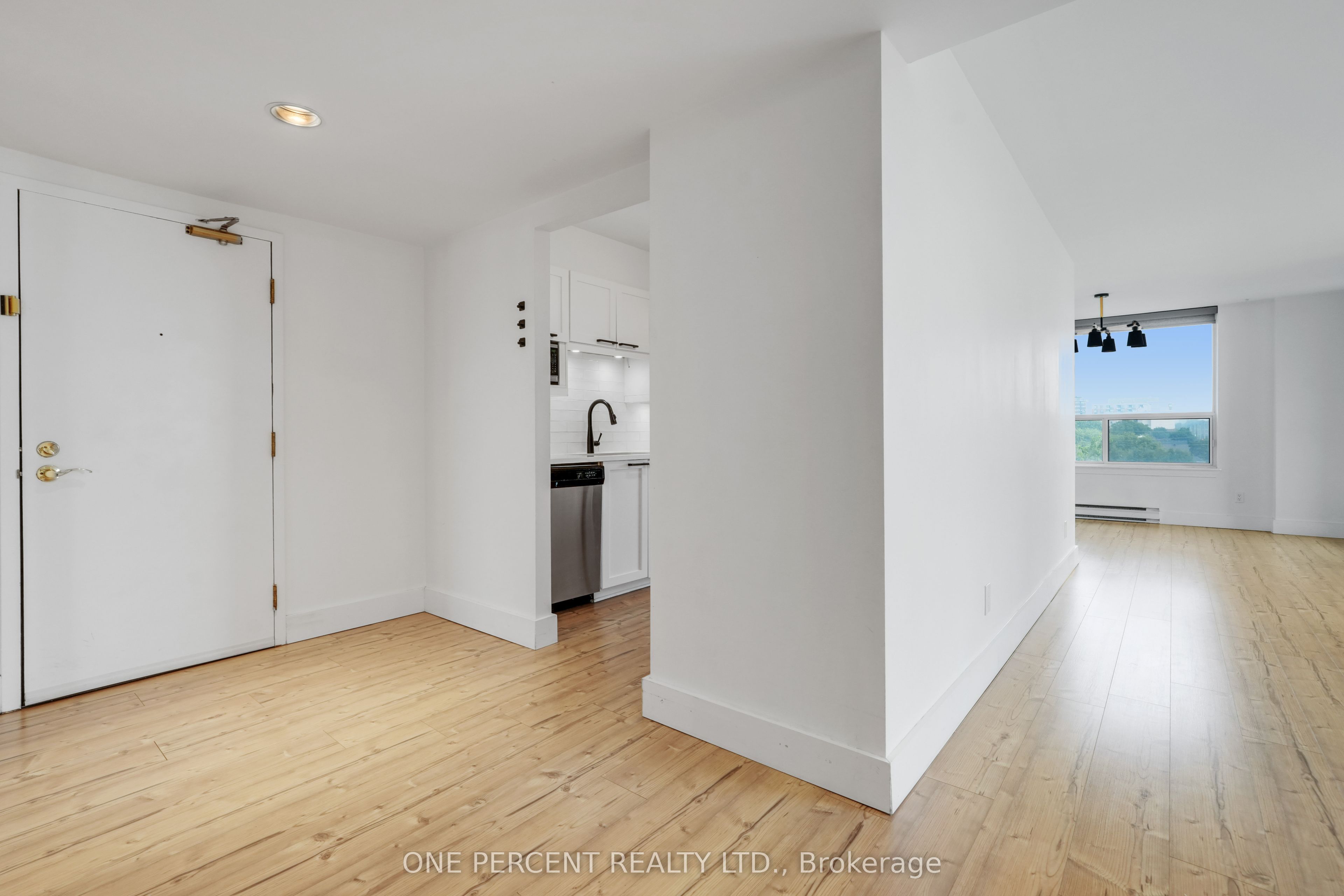 215 Parkdale Avenue 610 Property Photo 10