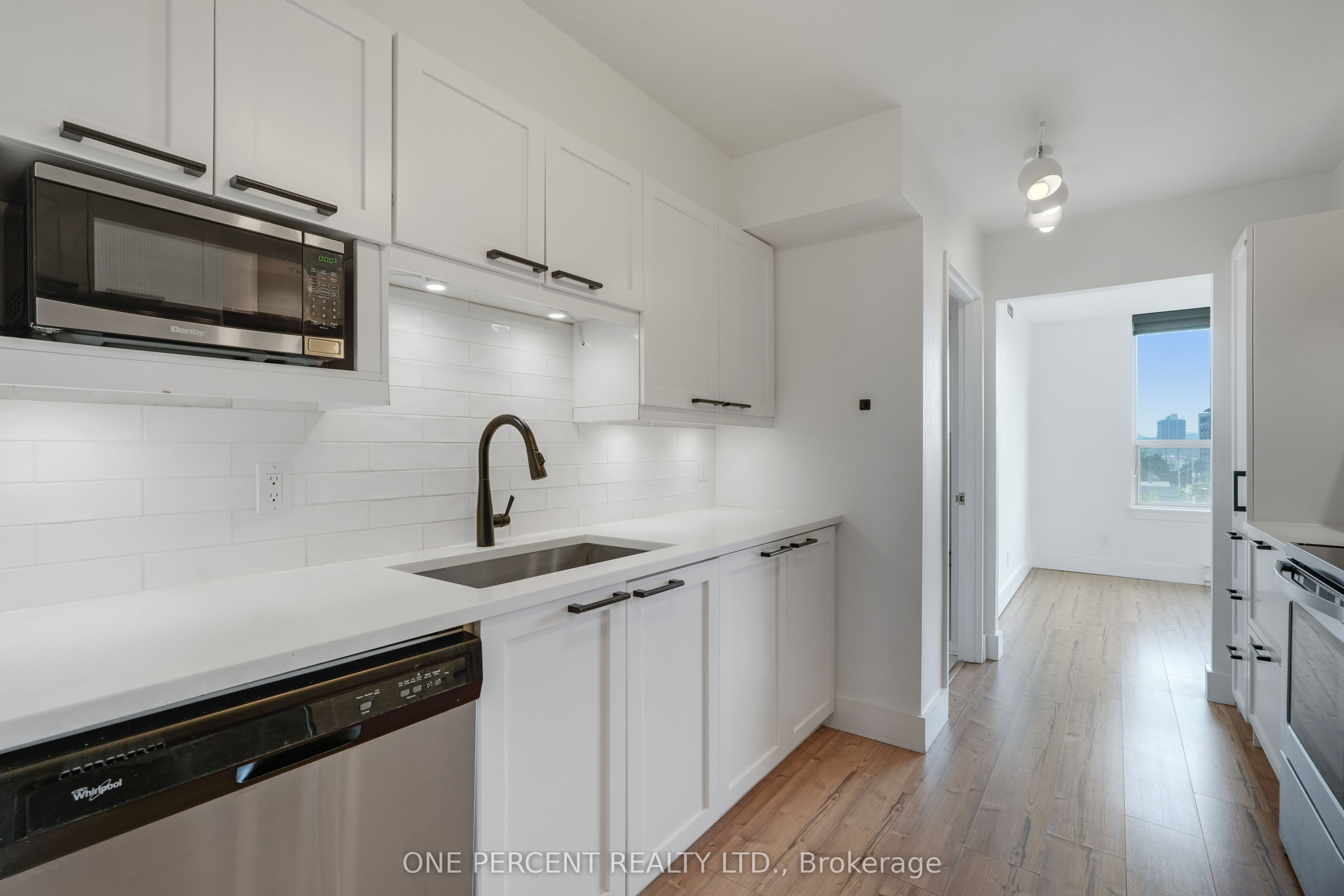215 Parkdale Avenue 610 Property Photo 11