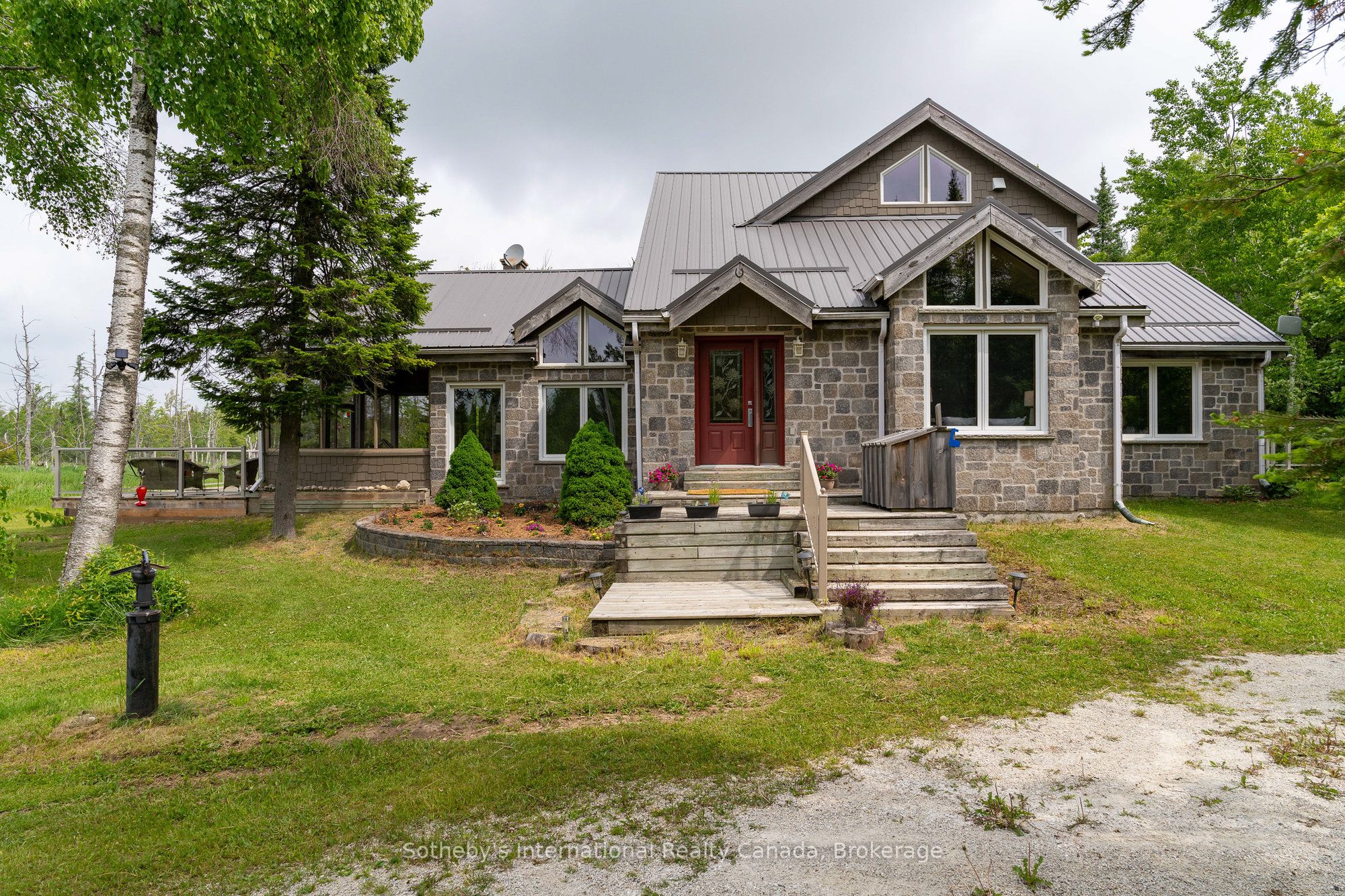 397061 5th Line Property Photo 1