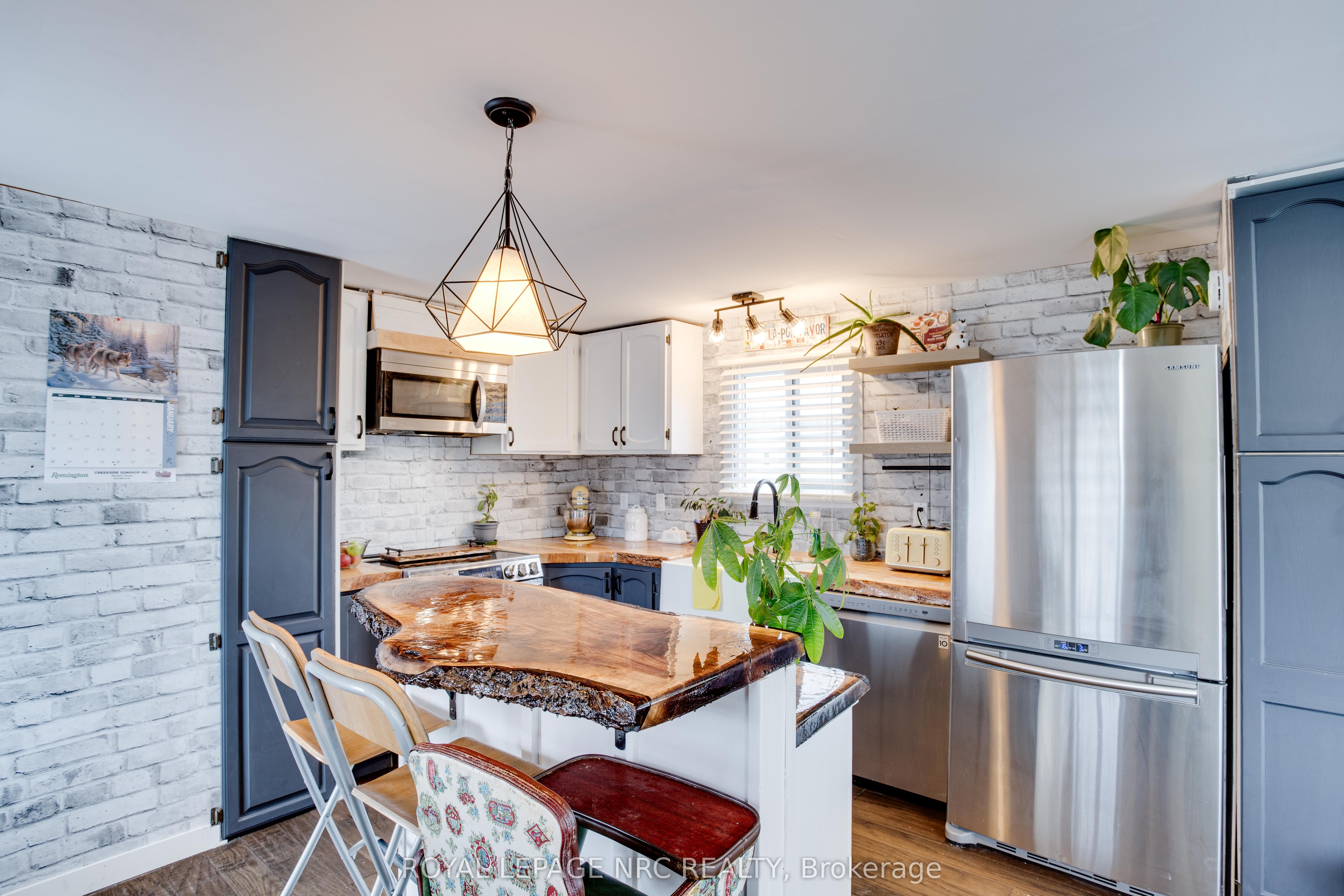 241 St. Paul Street W 297 Property Photo 6