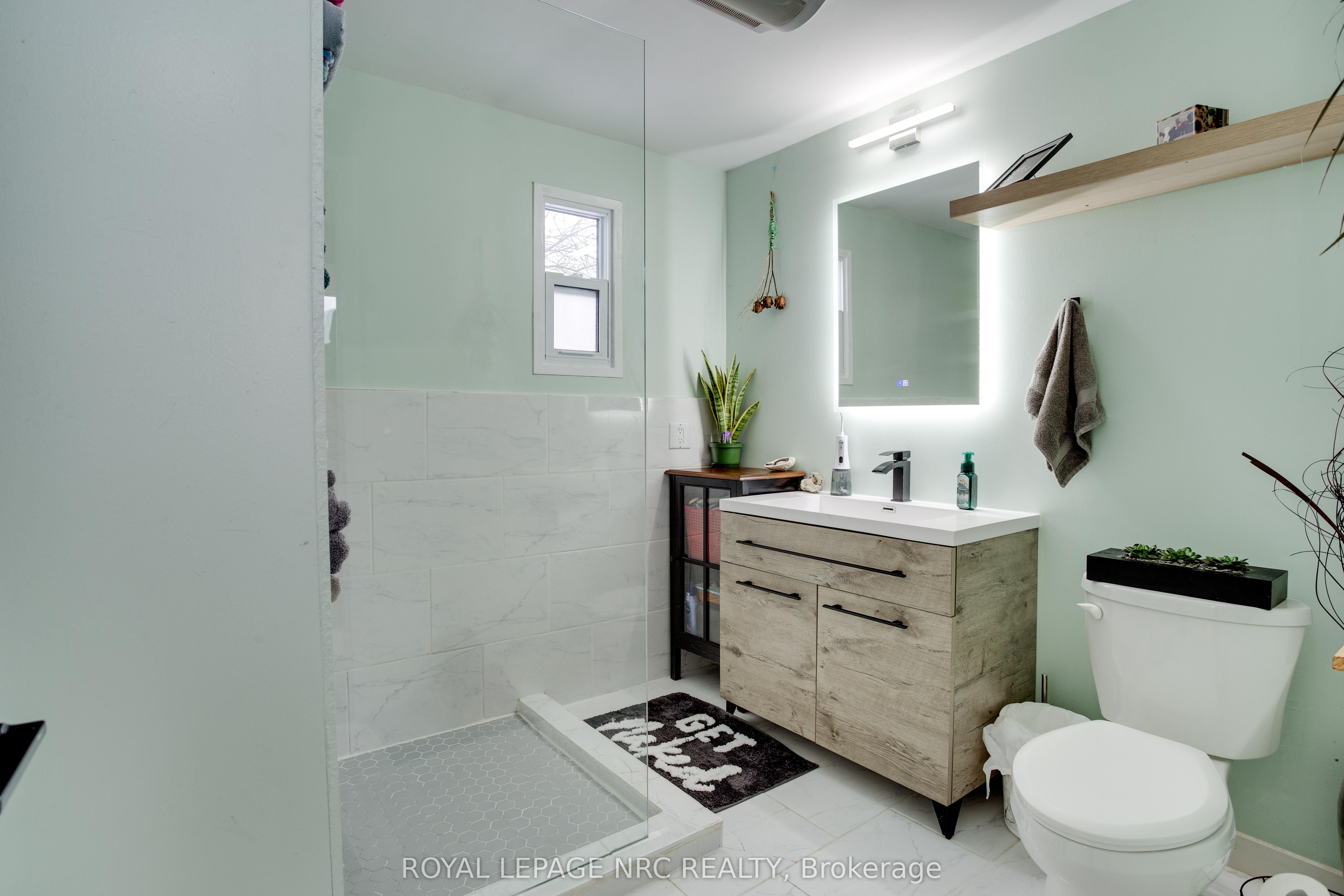 241 St. Paul Street W 297 Property Photo 17