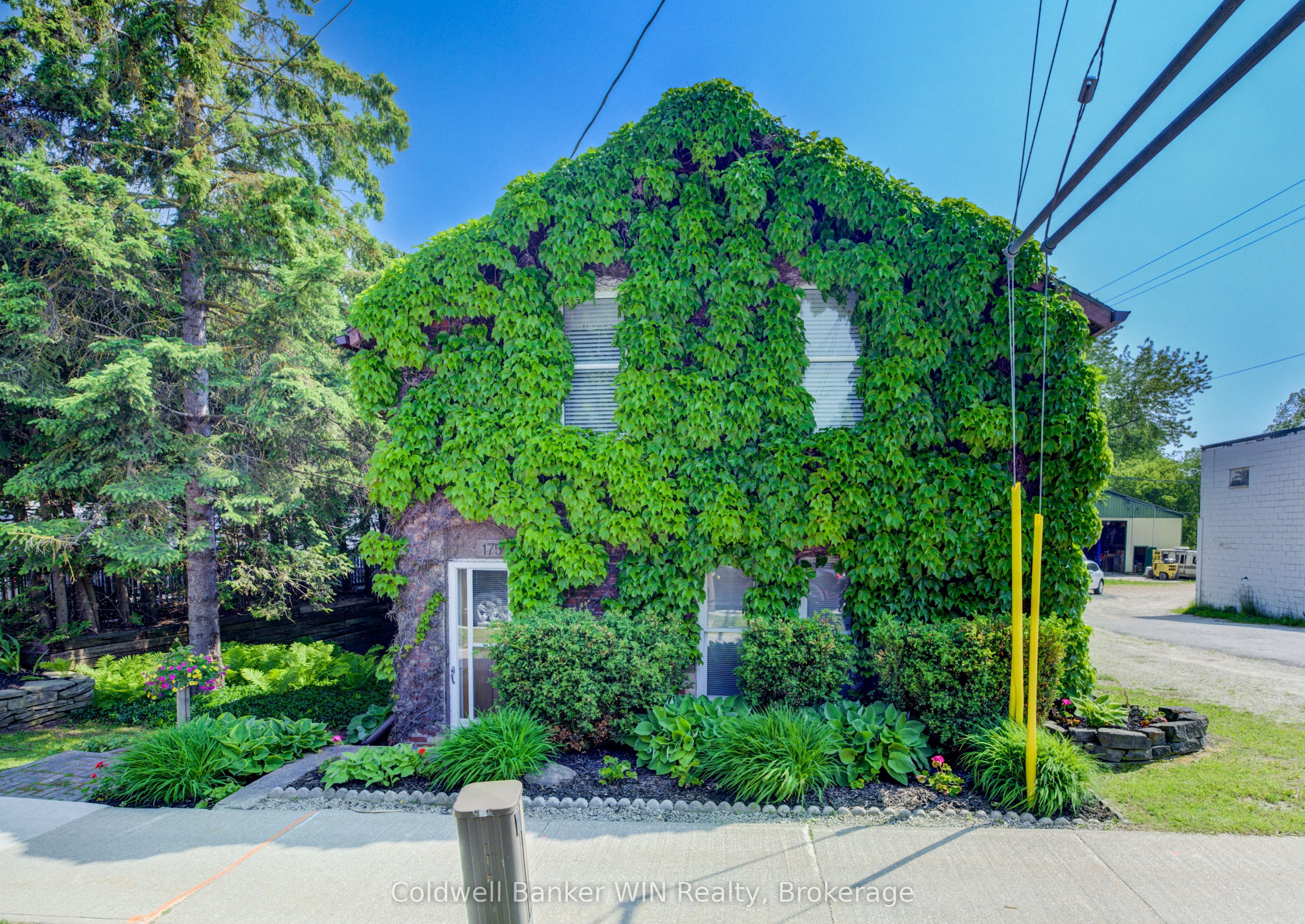 175 Smith St Property Photo 1