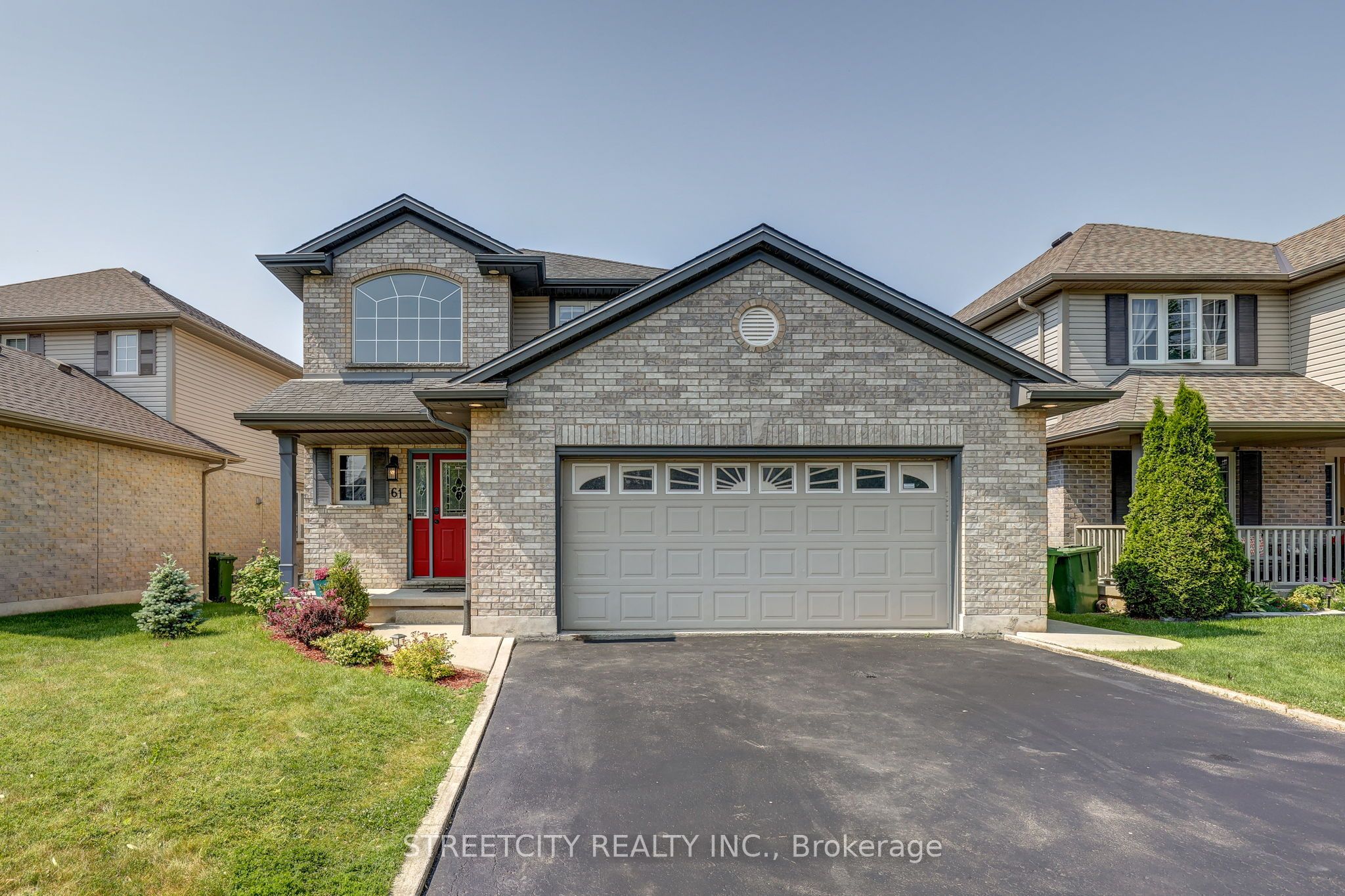 61 Meadowvale Dr Property Photo 1
