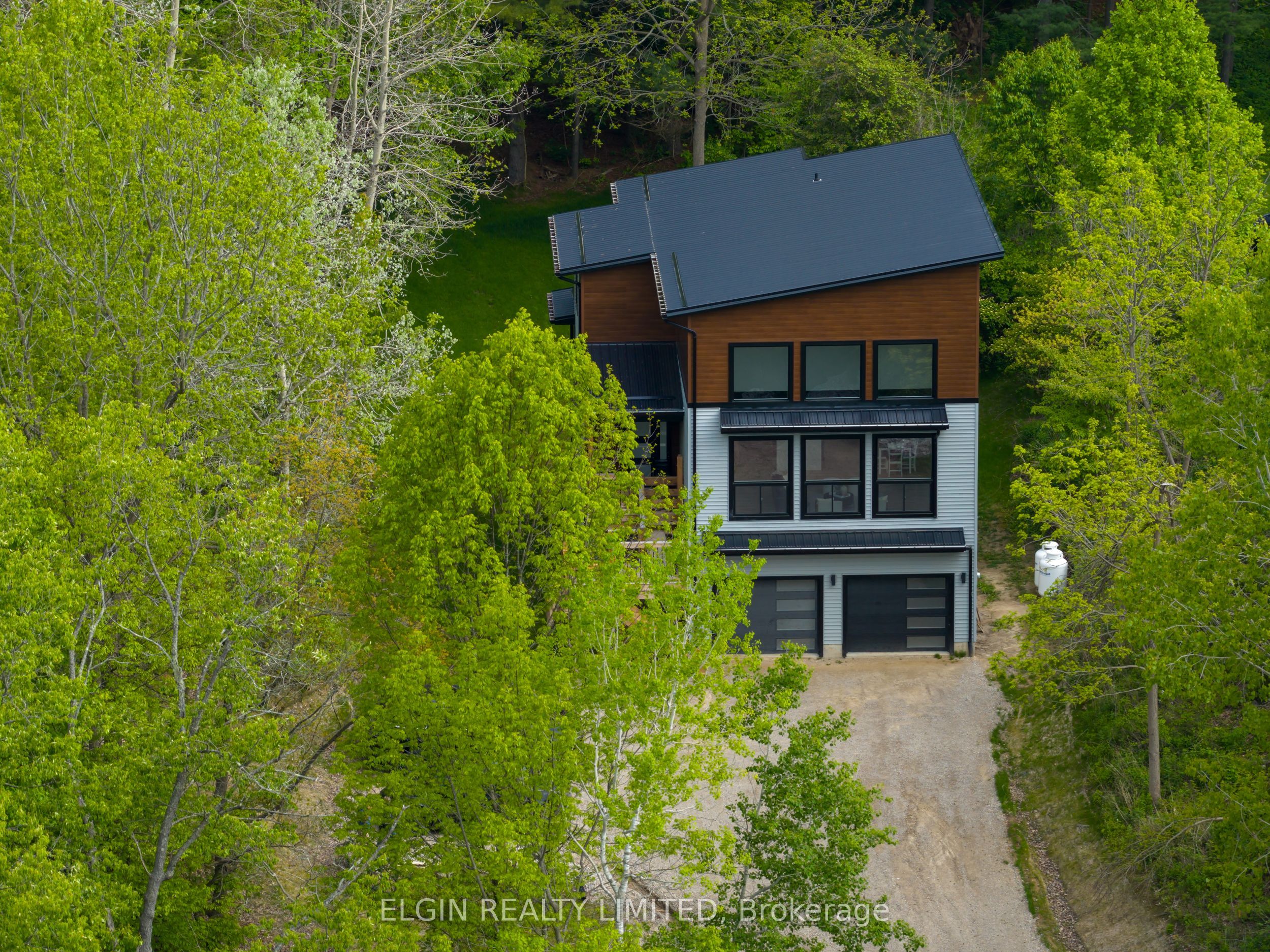 4132 Thomas Road Property Photo 1