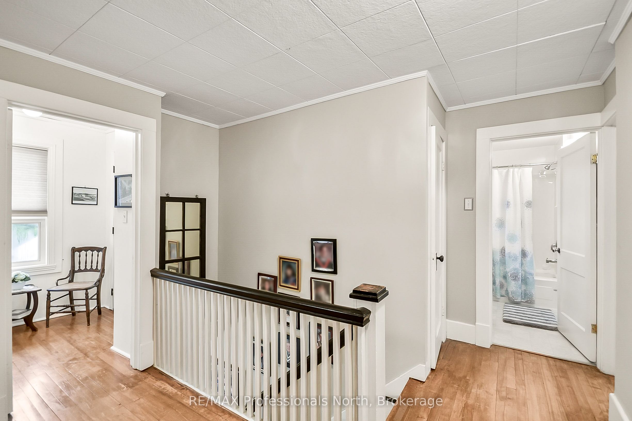 133 Main Street W Property Photo 18