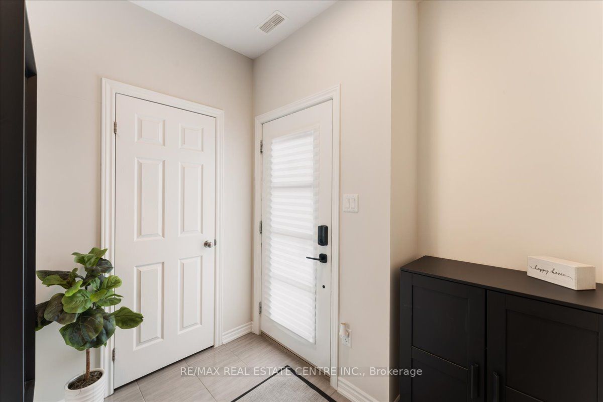 219 Dundas Street E 13 Property Photo 9