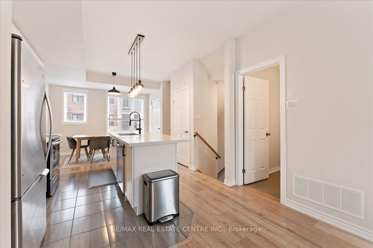 219 Dundas Street E 13 Property Photo 11