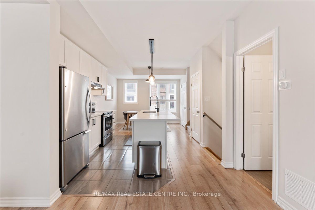 219 Dundas Street E 13 Property Photo 12