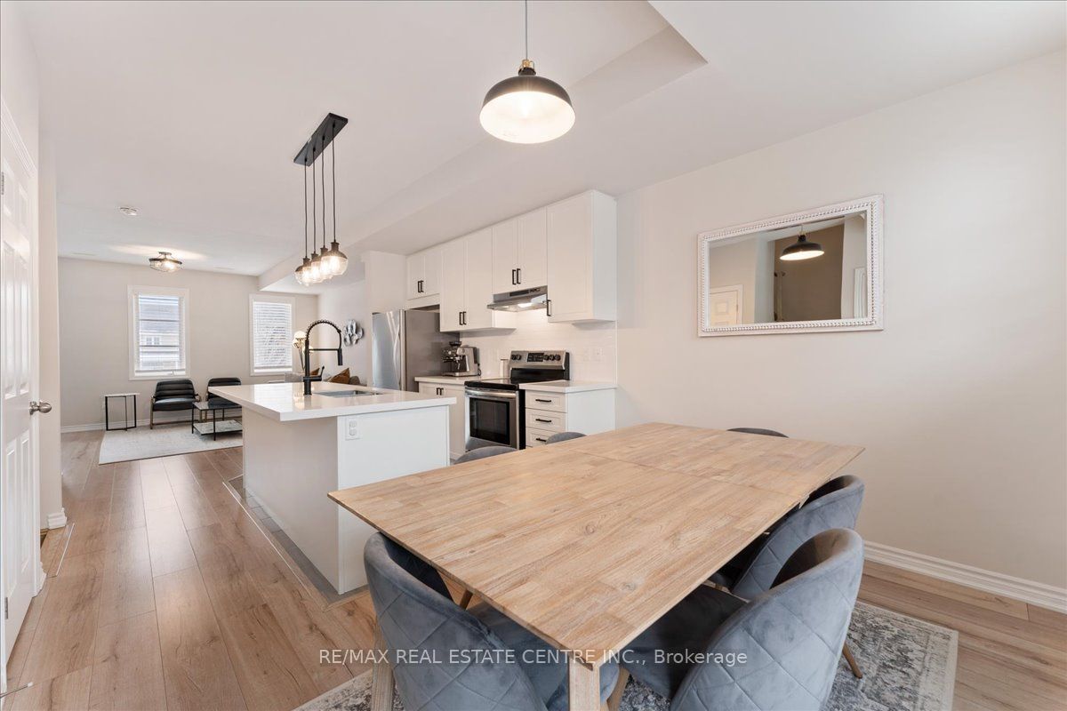 219 Dundas Street E 13 Property Photo 15