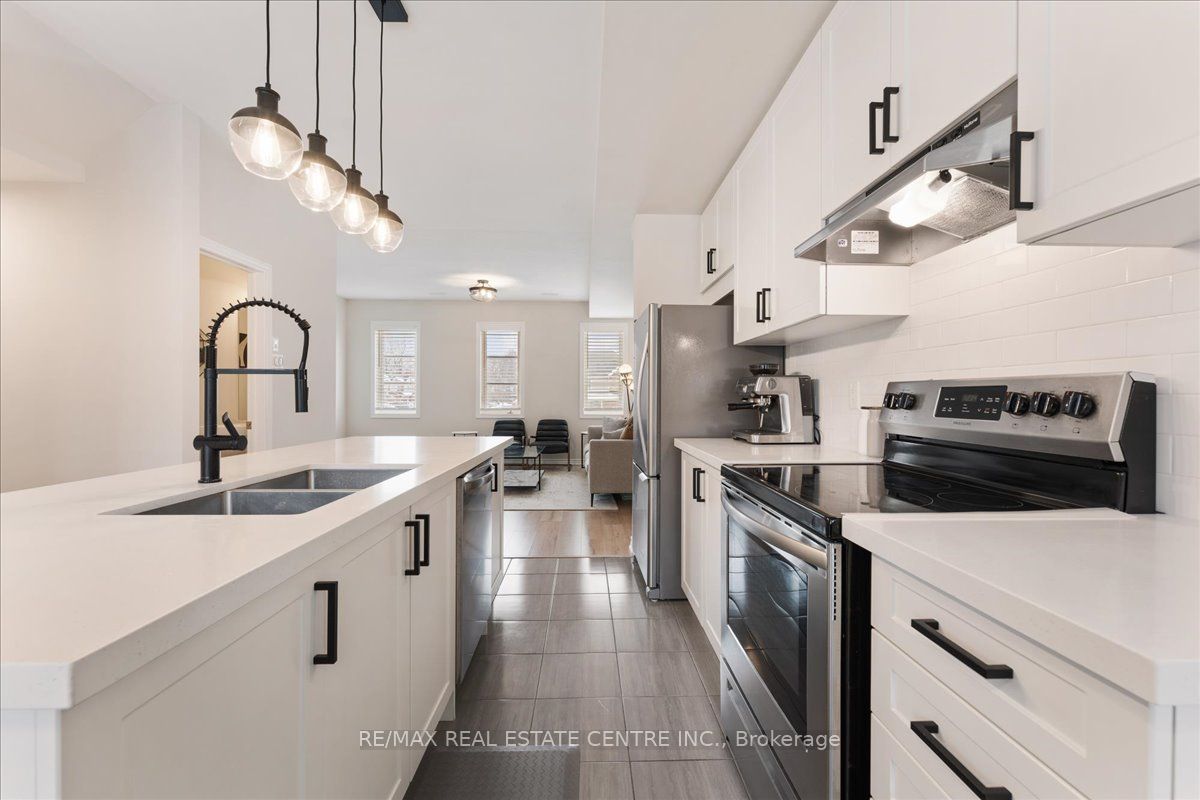 219 Dundas Street E 13 Property Photo 18
