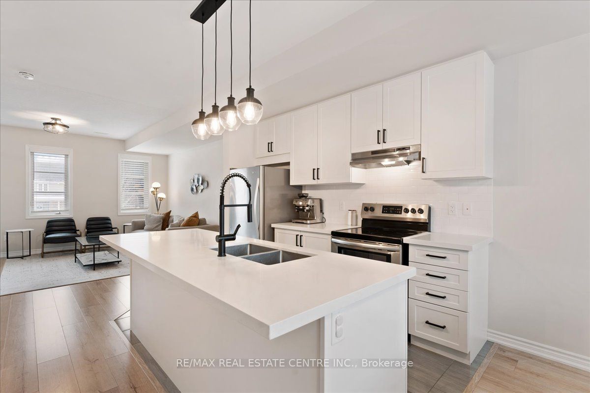 219 Dundas Street E 13 Property Photo 19