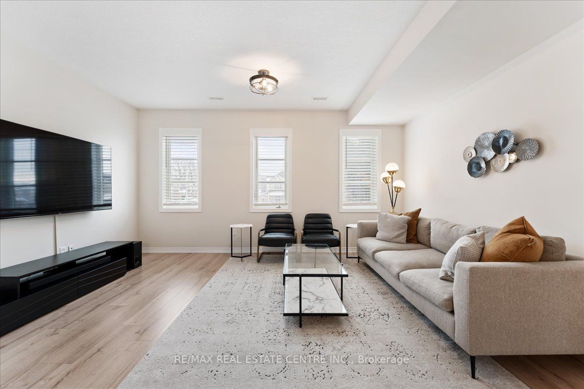 219 Dundas Street E 13 Property Photo 22