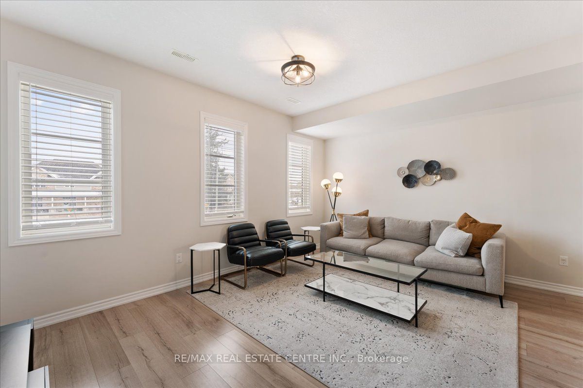 219 Dundas Street E 13 Property Photo 24