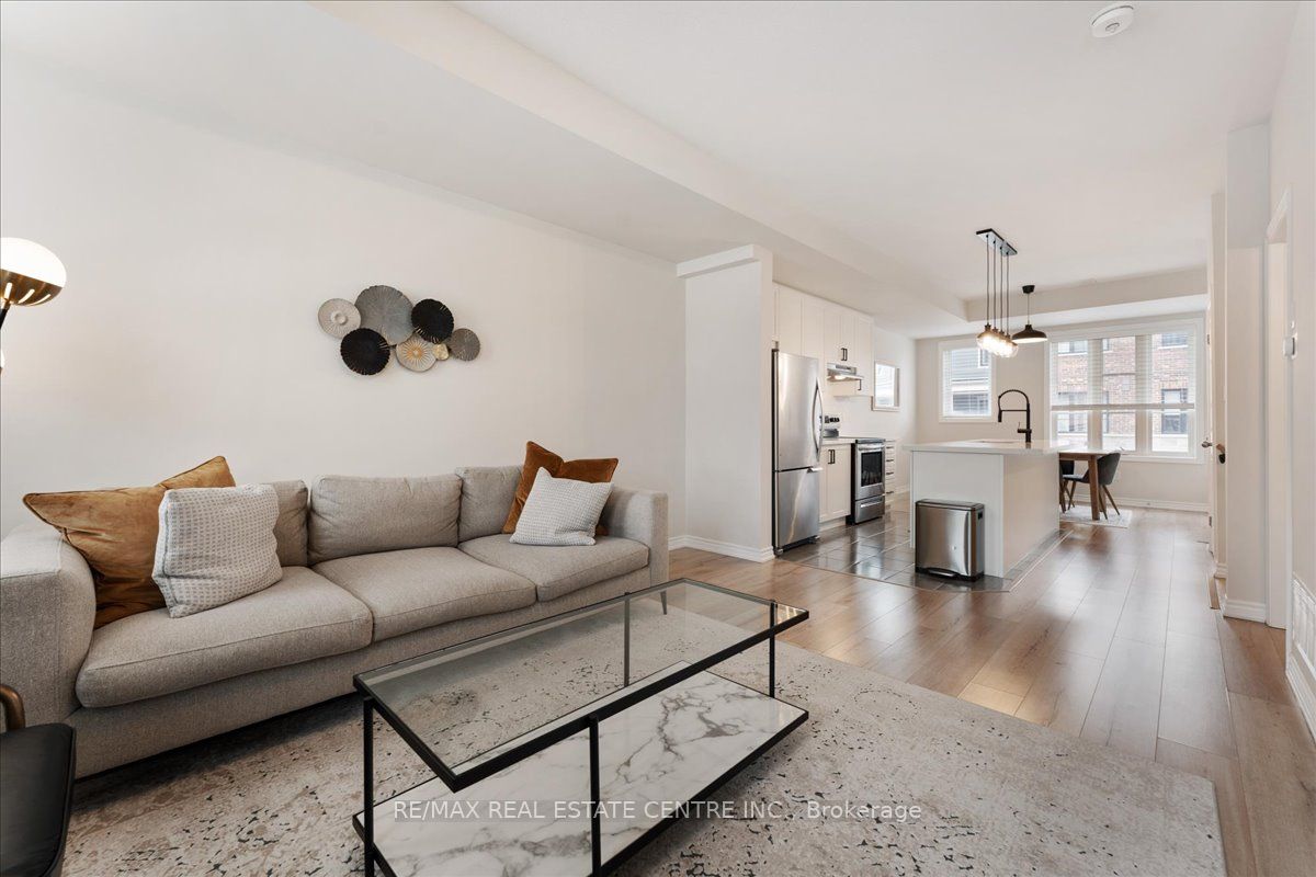 219 Dundas Street E 13 Property Photo 25
