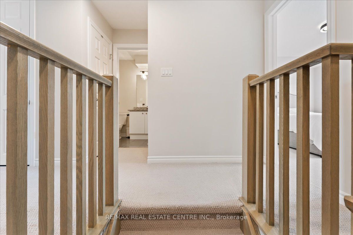 219 Dundas Street E 13 Property Photo 28