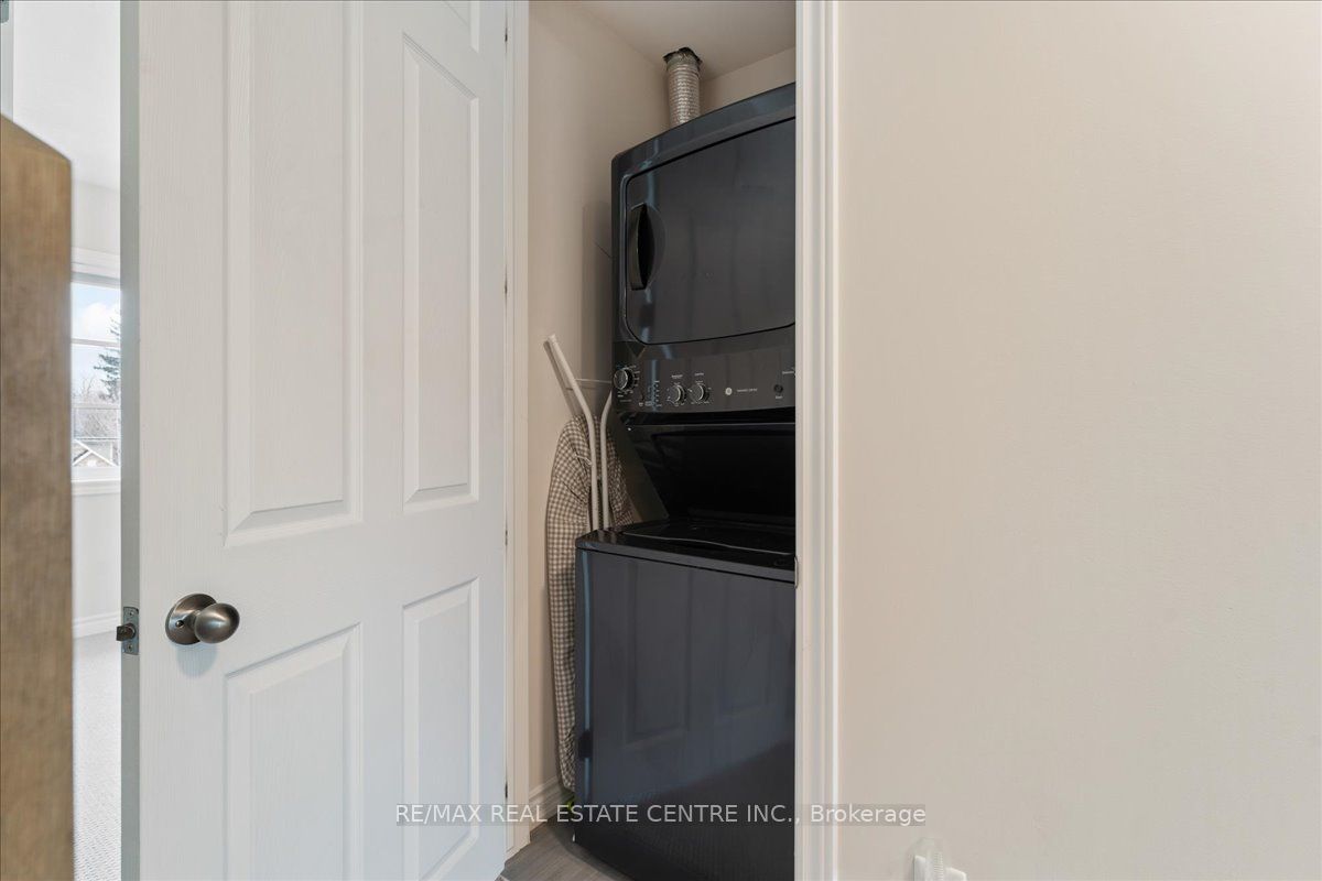 219 Dundas Street E 13 Property Photo 38